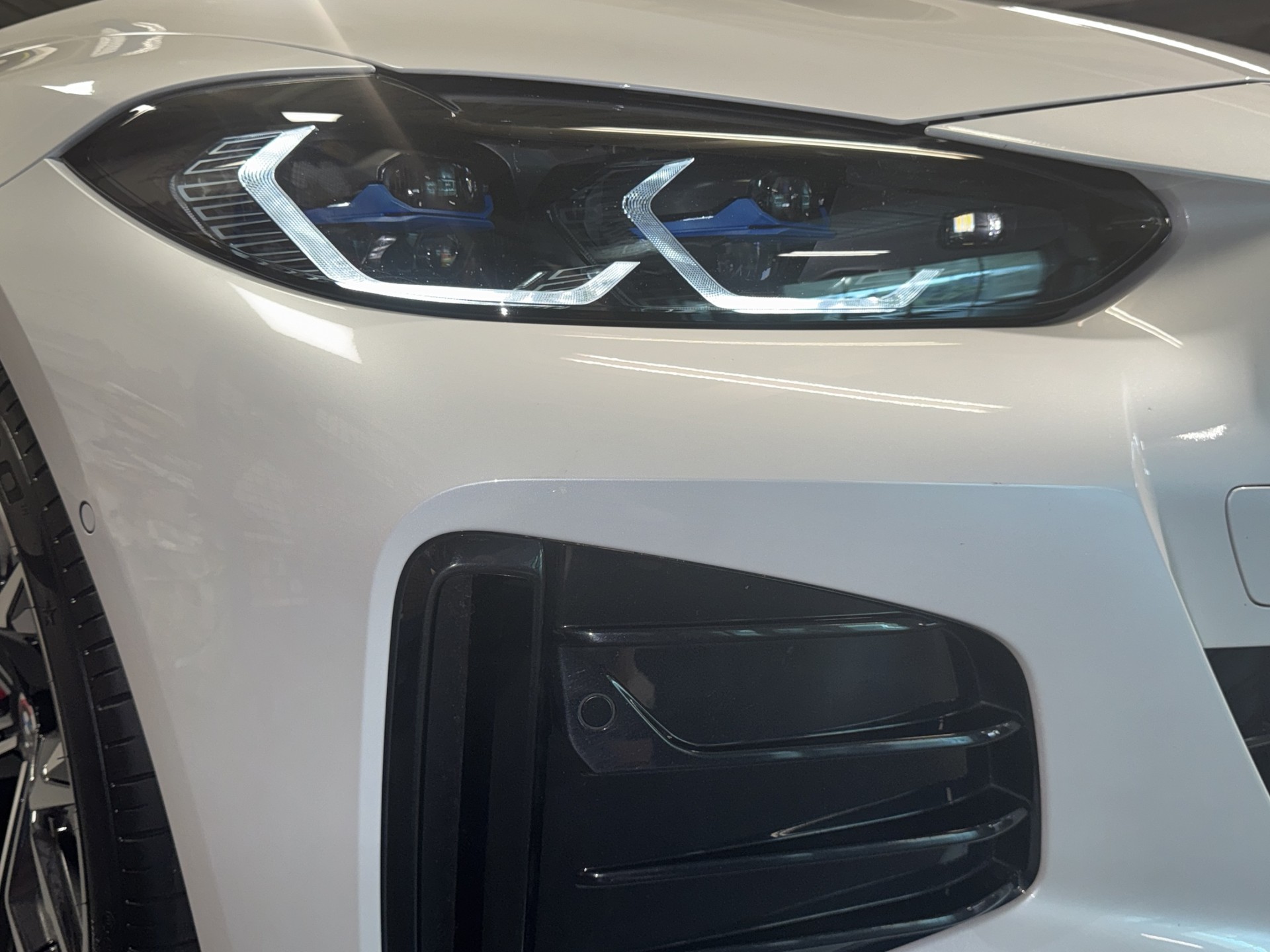 BMW i4 M50-image-7