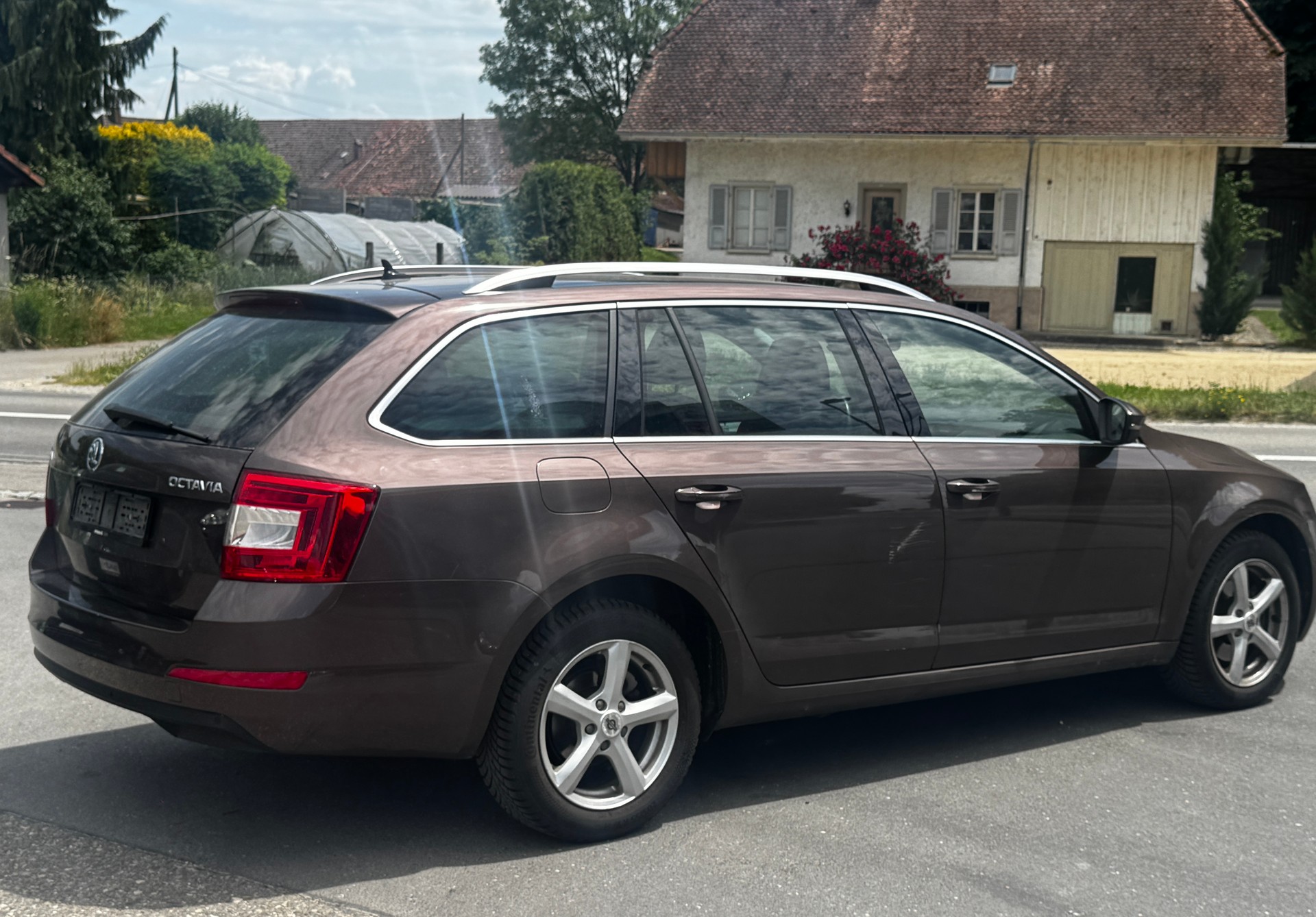 SKODA Octavia Combi 2.0 TDI Elegance DSG-image-2