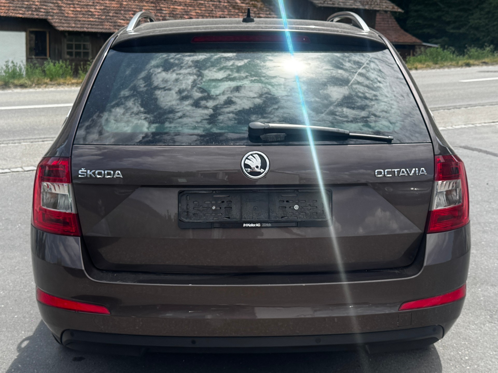 SKODA Octavia Combi 2.0 TDI Elegance DSG-image-3