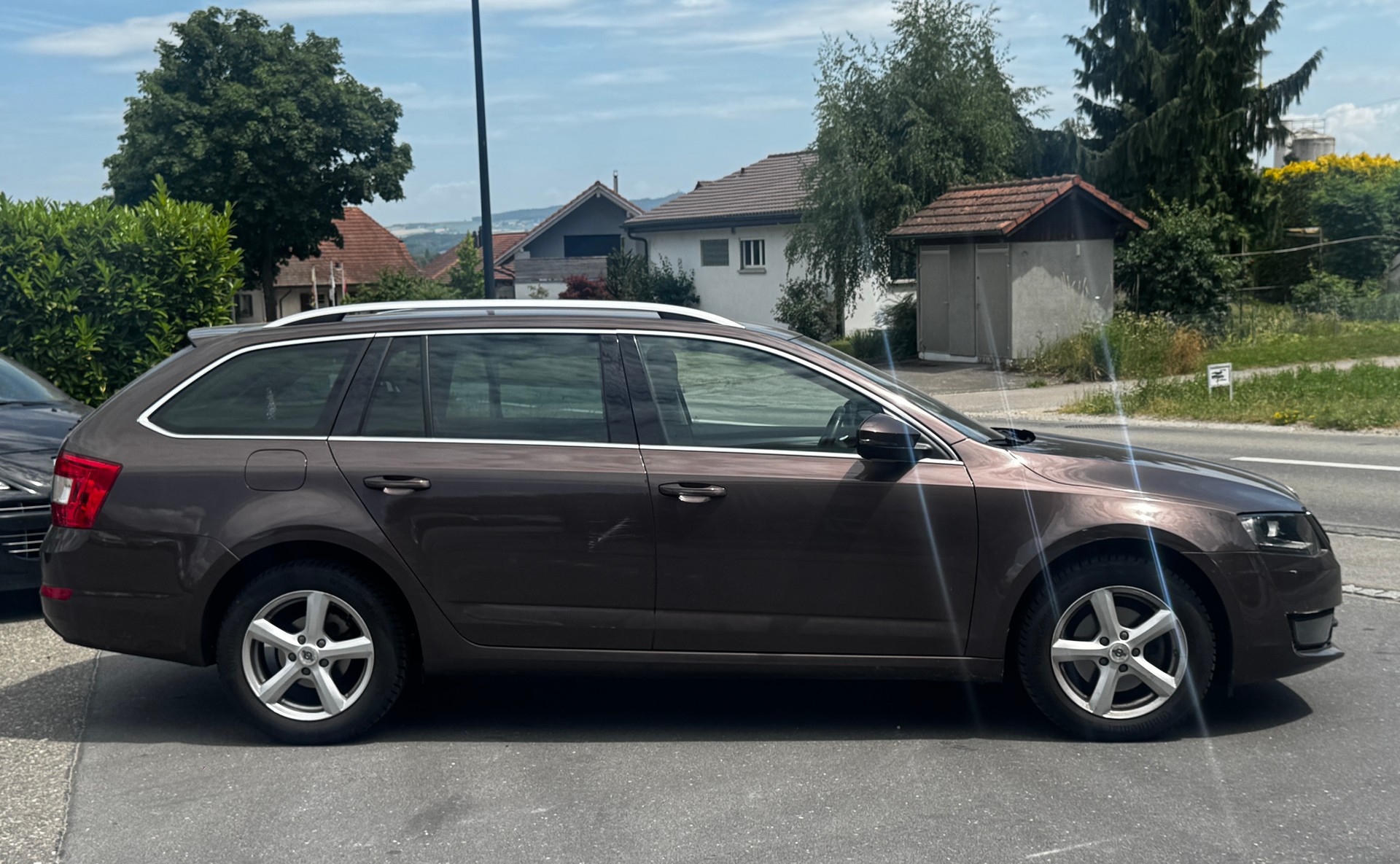 SKODA Octavia Combi 2.0 TDI Elegance DSG-image-1