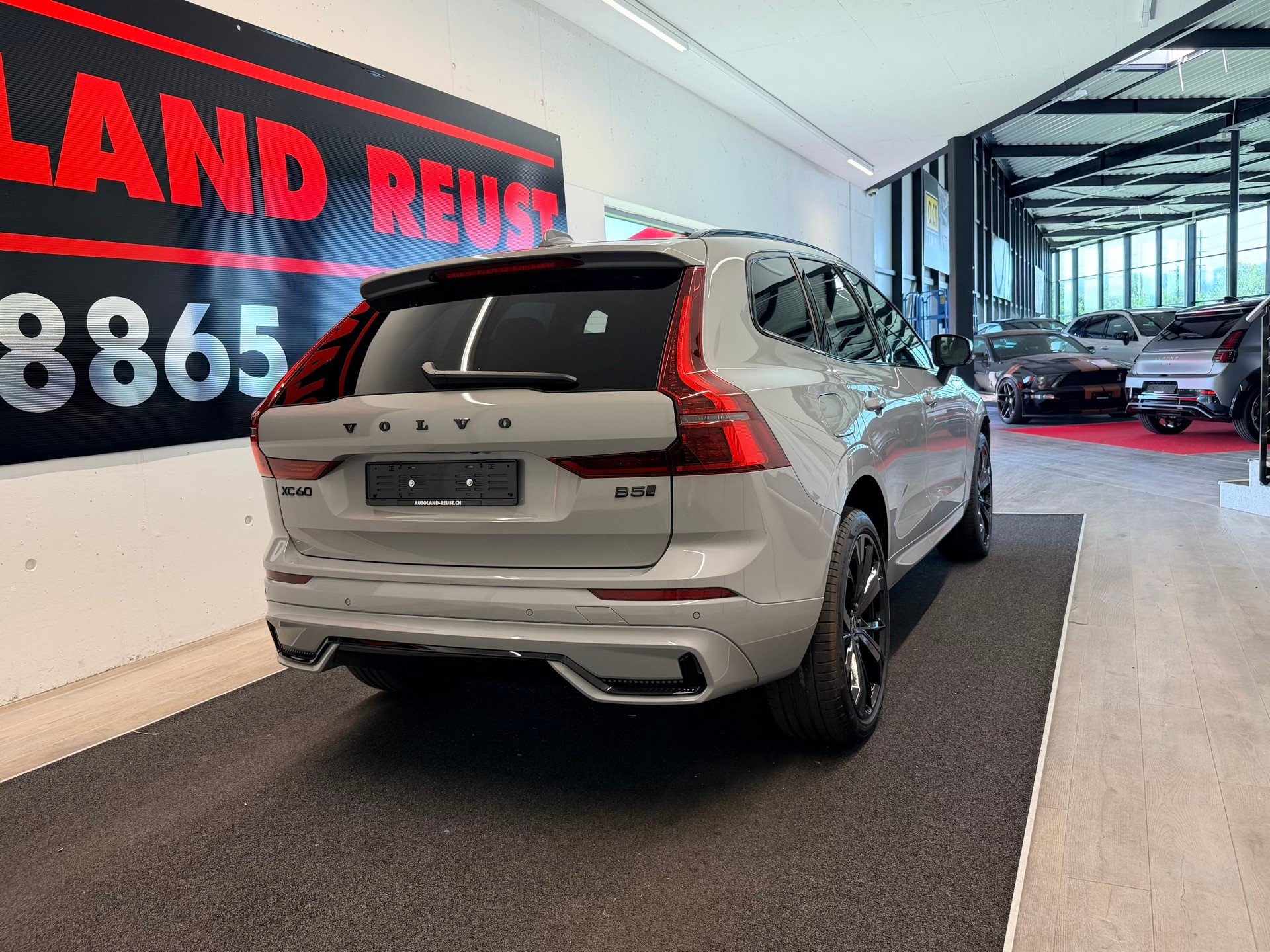 VOLVO XC60 B5 Benzin Mild Hybrid AWD Black Edition Geartronic-image-6