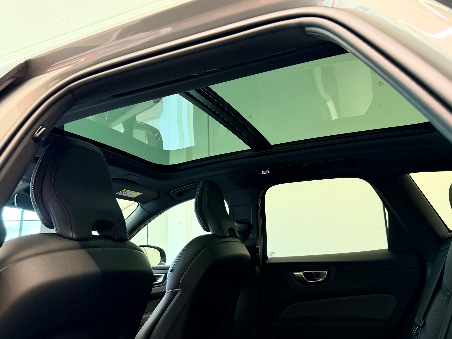 VOLVO XC60 B5 Benzin Mild Hybrid AWD Black Edition Geartronic-image-16