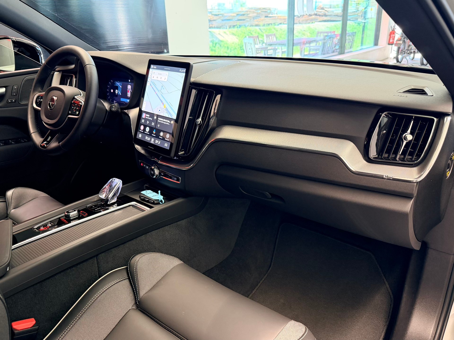 VOLVO XC60 B5 Benzin Mild Hybrid AWD Black Edition Geartronic-image-19