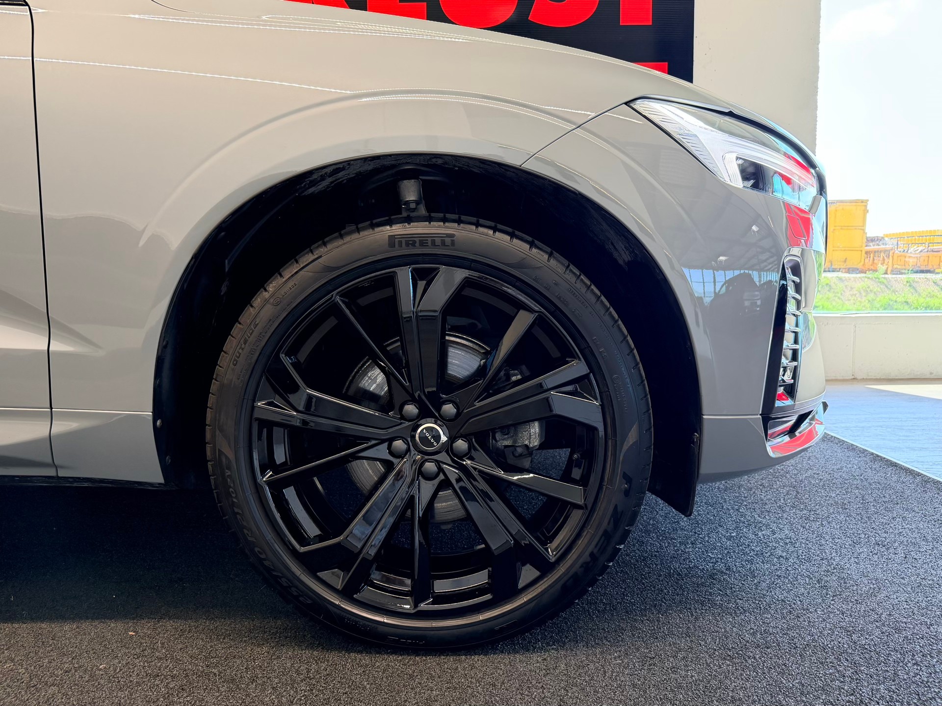 VOLVO XC60 B5 Benzin Mild Hybrid AWD Black Edition Geartronic-image-5
