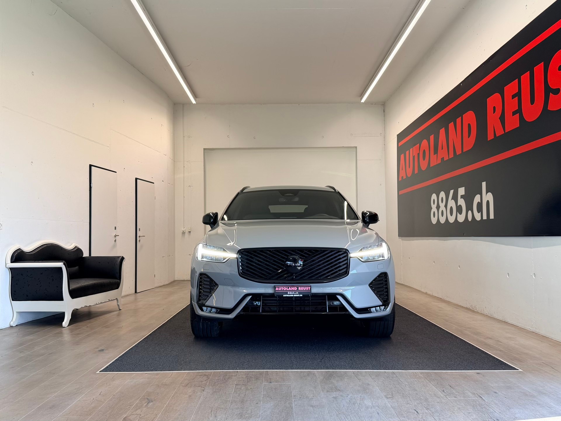 VOLVO XC60 B5 Benzin Mild Hybrid AWD Black Edition Geartronic-image-1