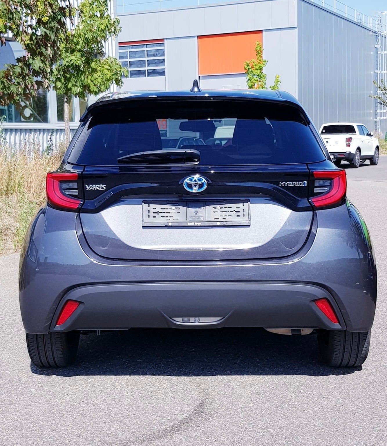 TOYOTA Yaris 1.5 Trend e-CVT-image-3