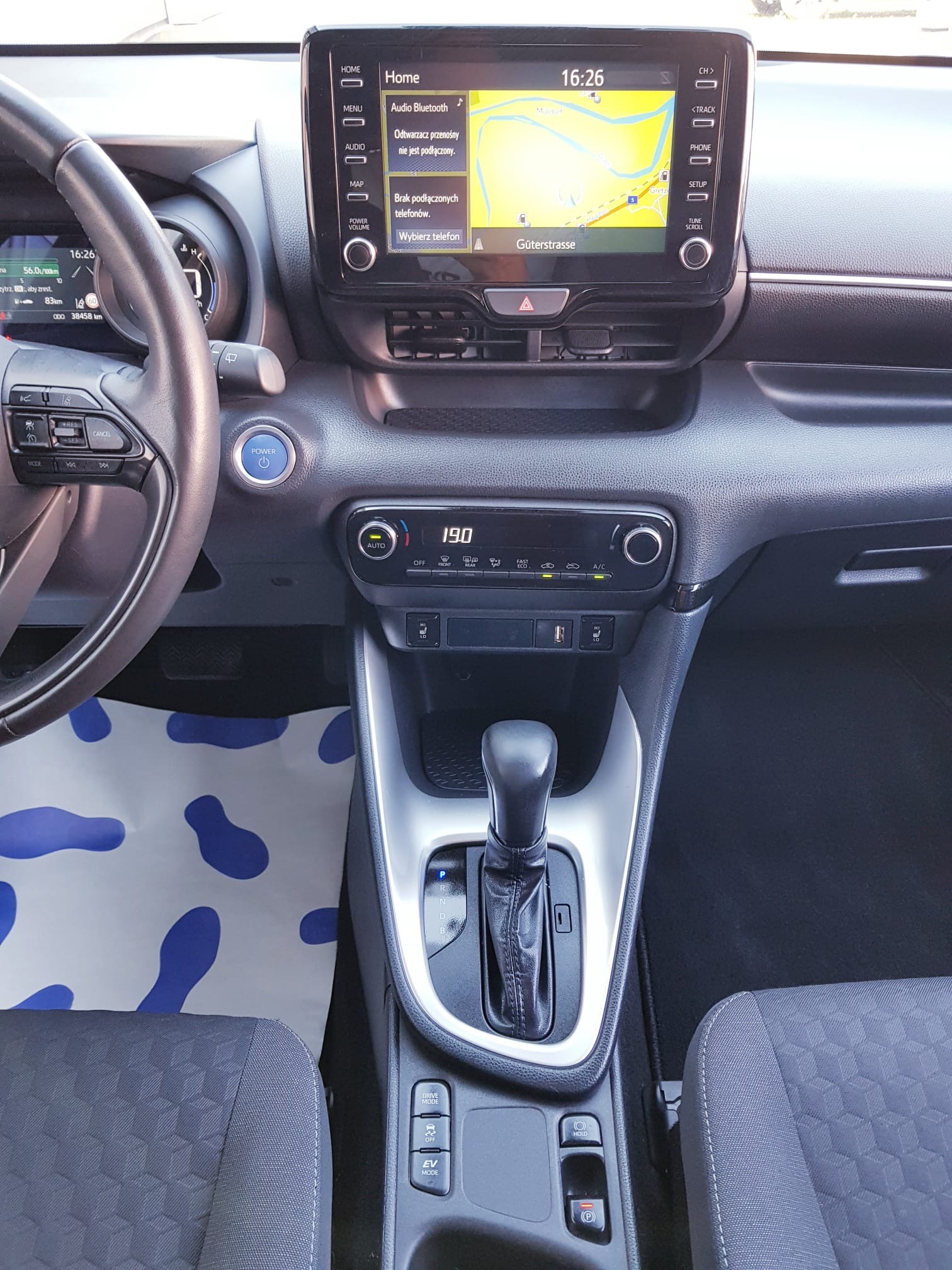 TOYOTA Yaris 1.5 Trend e-CVT-image-10