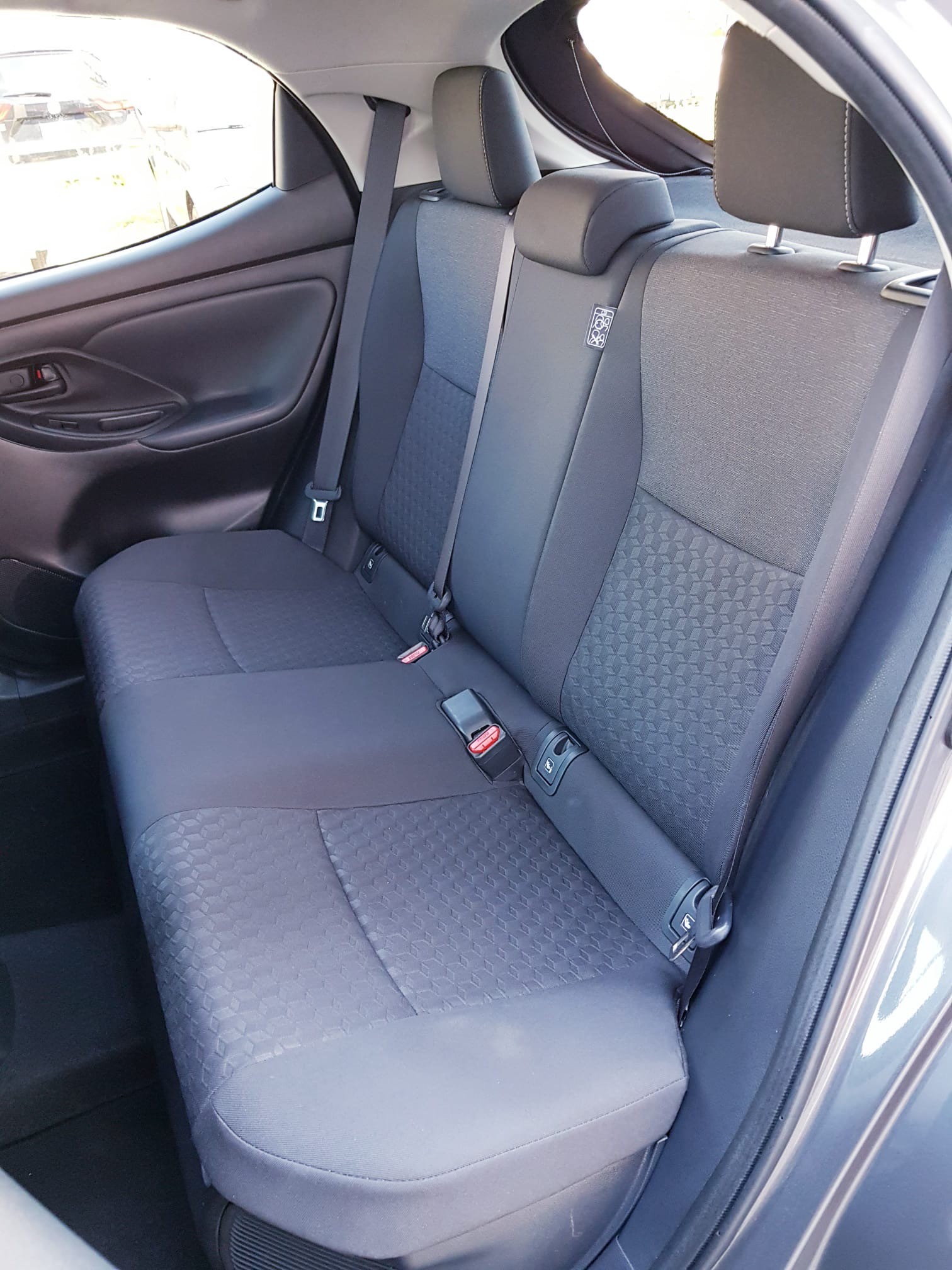 TOYOTA Yaris 1.5 Trend e-CVT-image-8