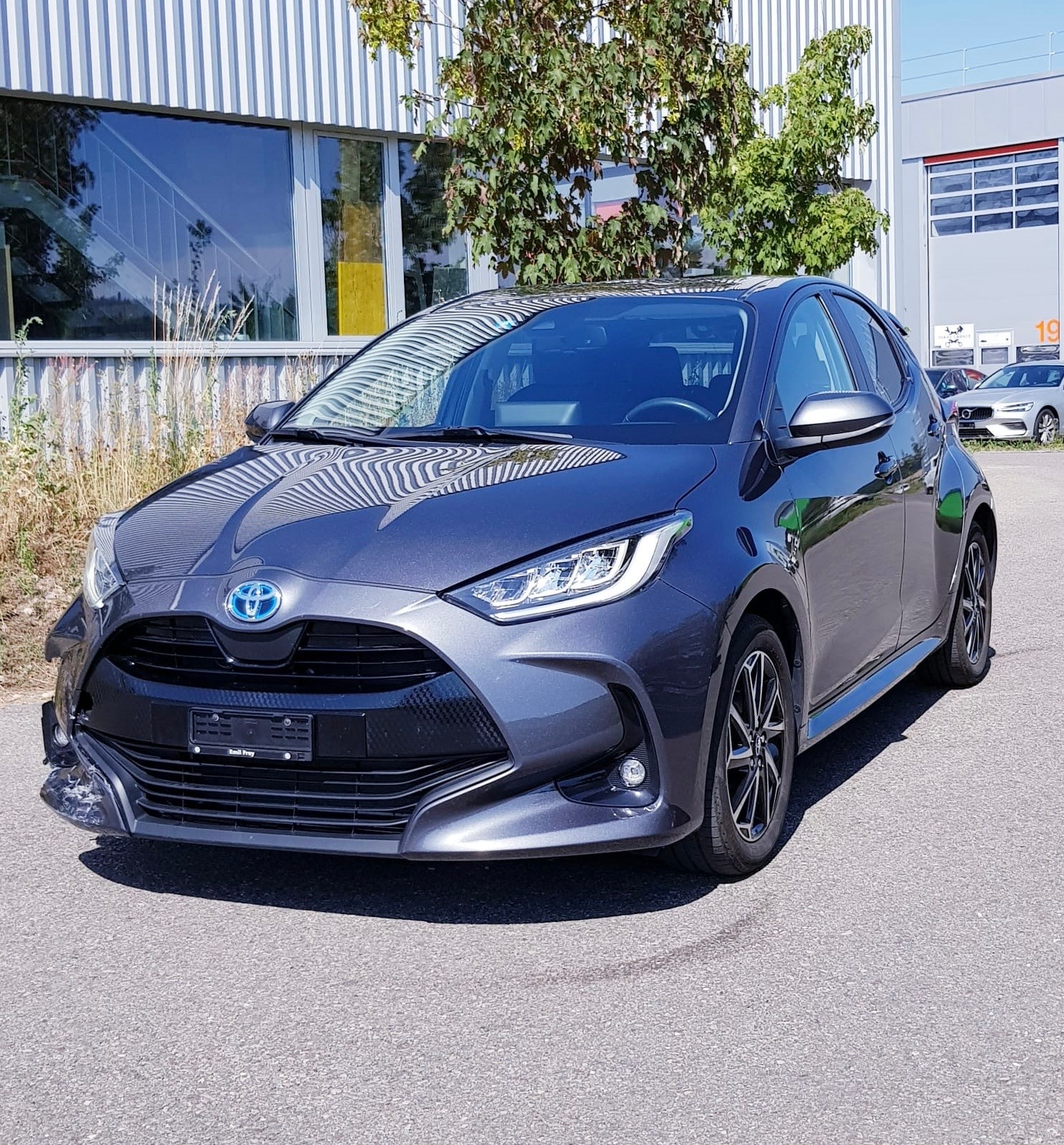TOYOTA Yaris 1.5 Trend e-CVT-image-1
