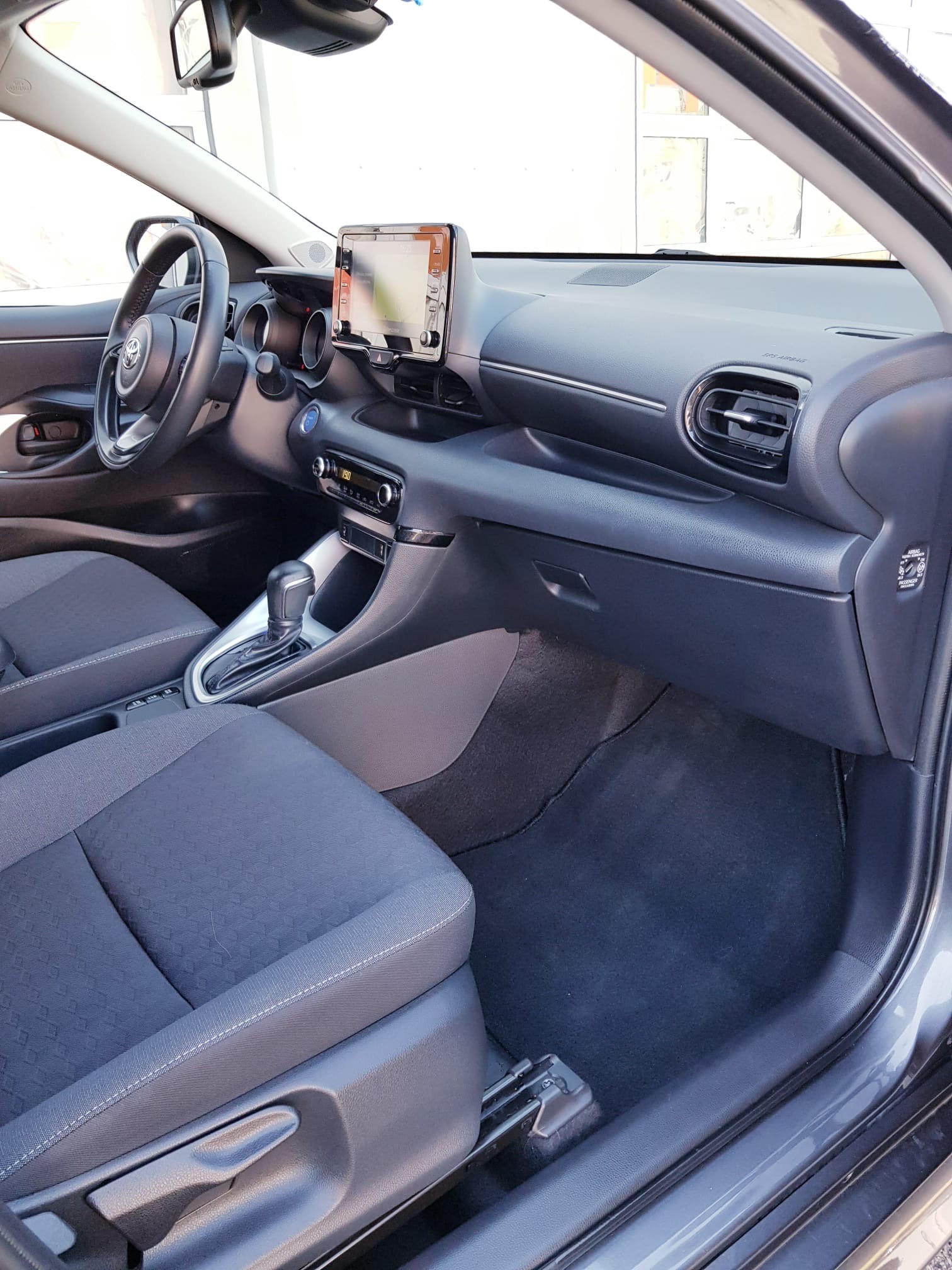 TOYOTA Yaris 1.5 Trend e-CVT-image-7