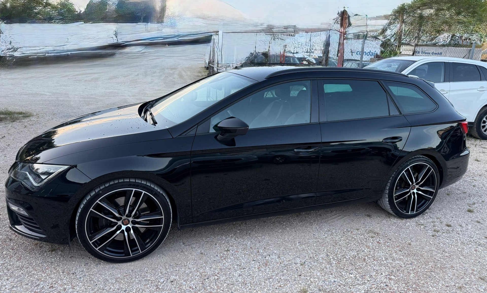 SEAT Leon ST 2.0 TSI Cupra 300 4 Drive DSG-image-5