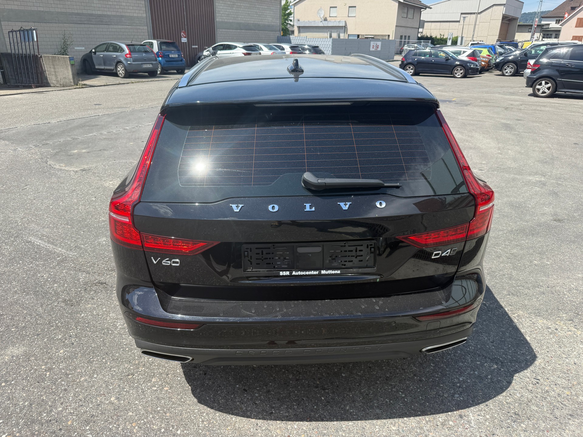 VOLVO V60 Cross Country D4 AWD Geartronic-image-5