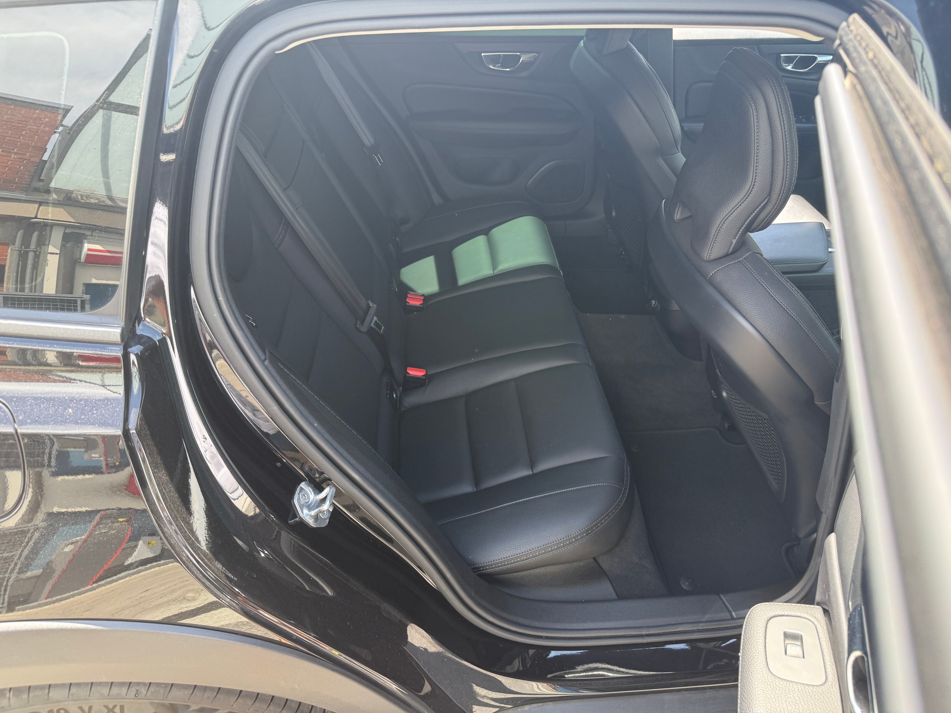 VOLVO V60 Cross Country D4 AWD Geartronic-image-8