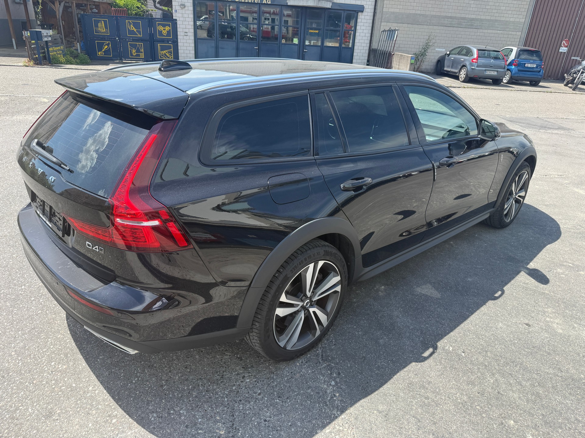 VOLVO V60 Cross Country D4 AWD Geartronic-image-4