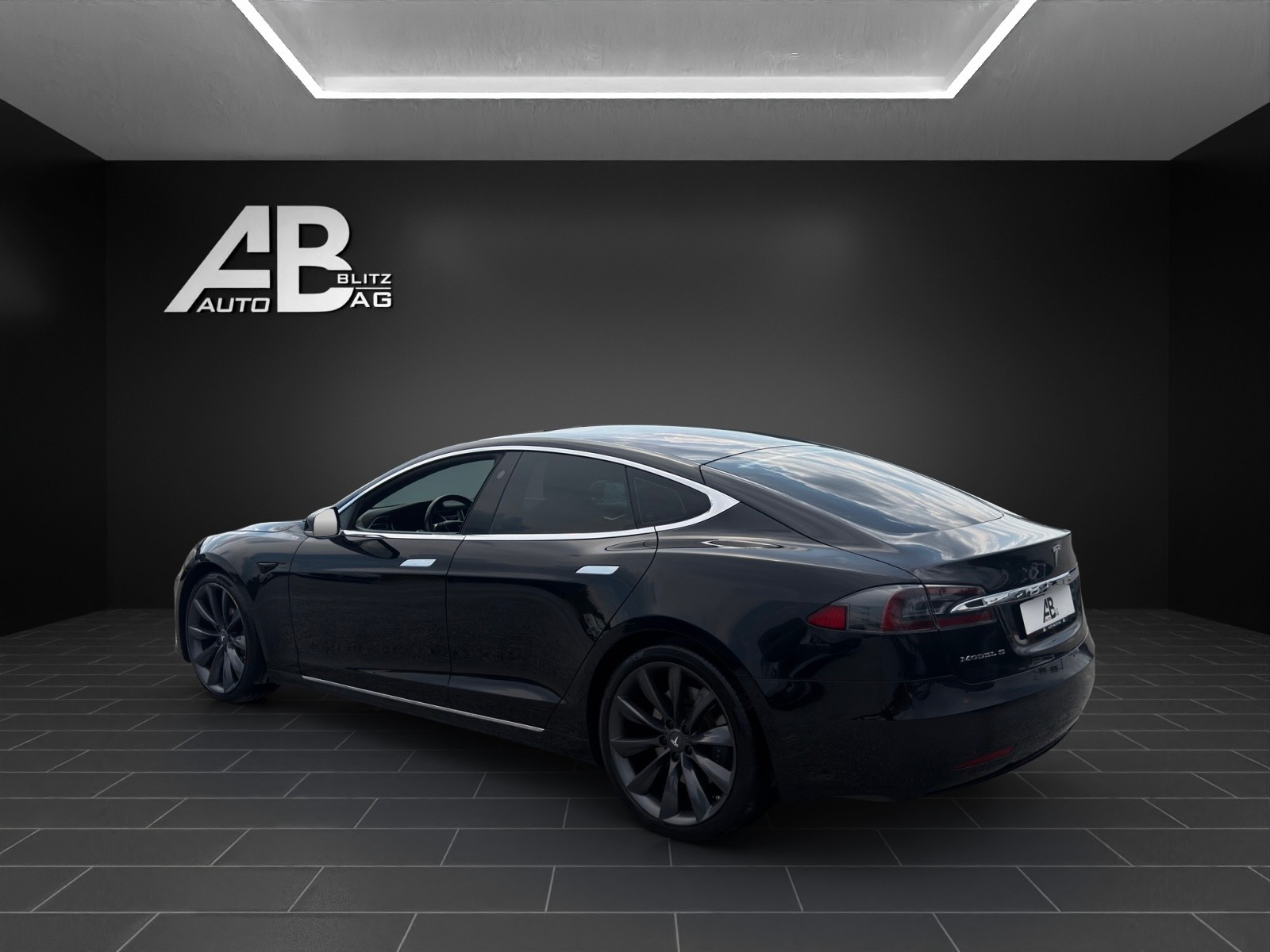 TESLA Model S 75 mit 388 PS-image-2