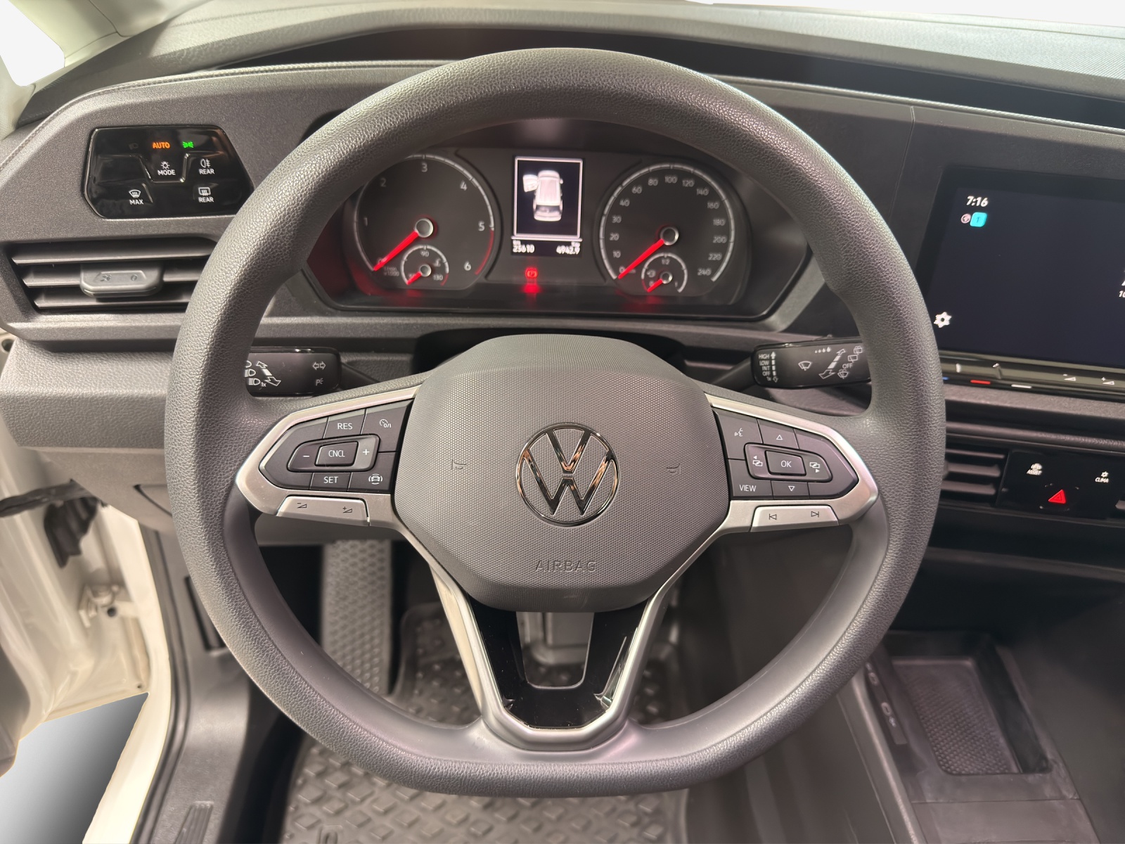 VW Caddy Cargo 2.0TDI Maxi 4Motion-image-9
