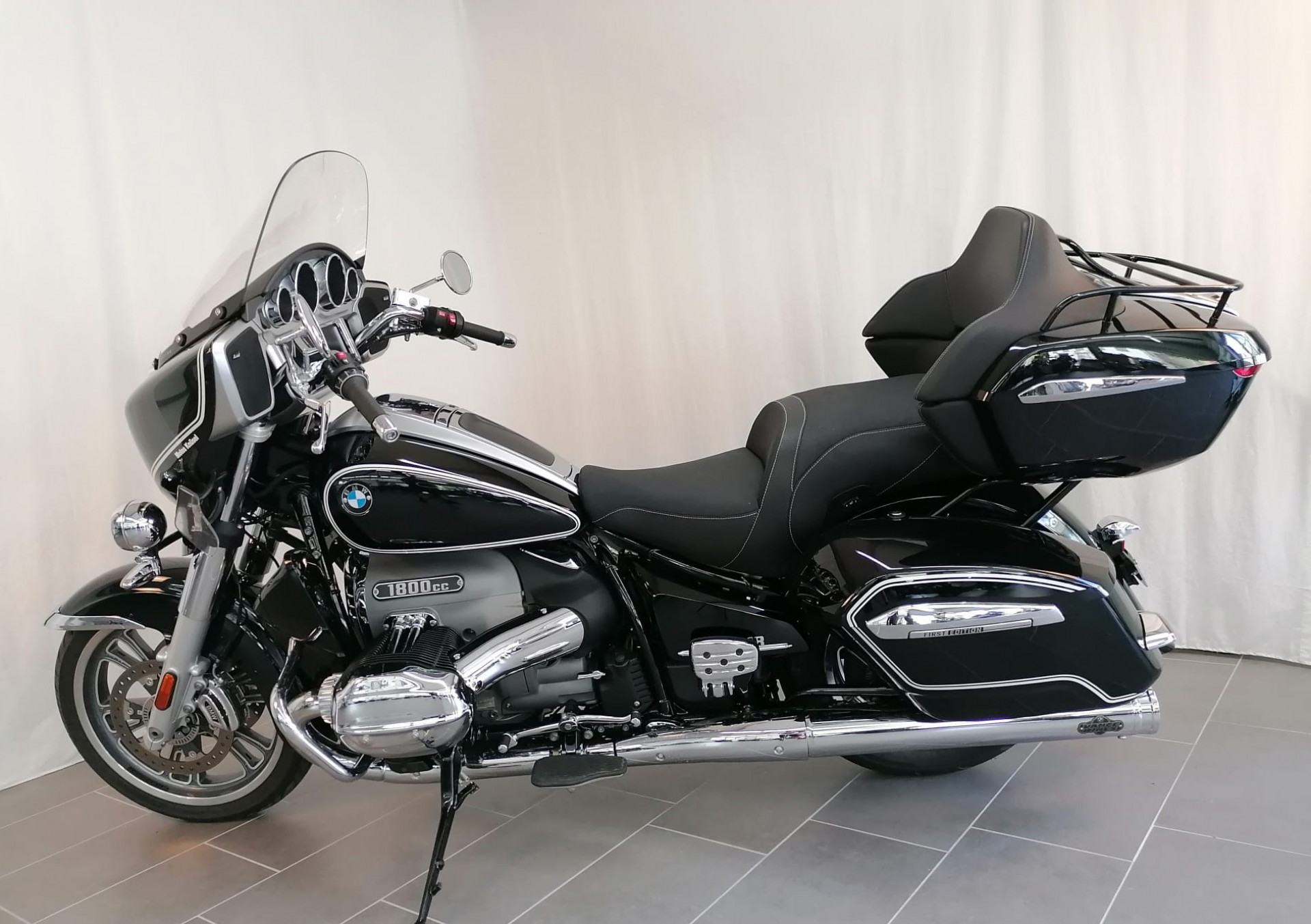 BMW R 18 Transcontinental 1. Hand - Custom Sitz und BMW Zubehör Auspuff + 24-showroom-element-3