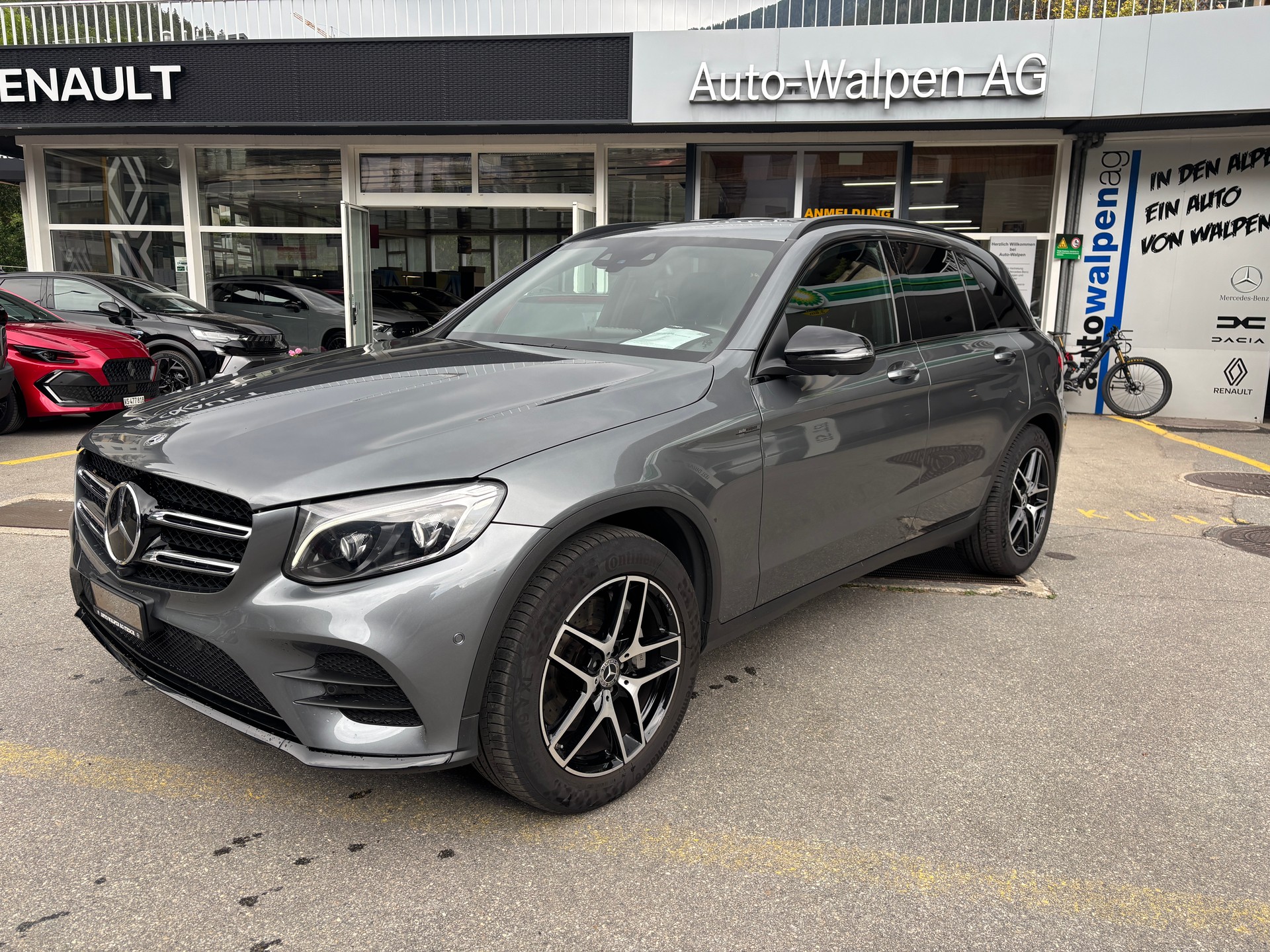 MERCEDES-BENZ GLC 300 Runout Edition 4M-image-0