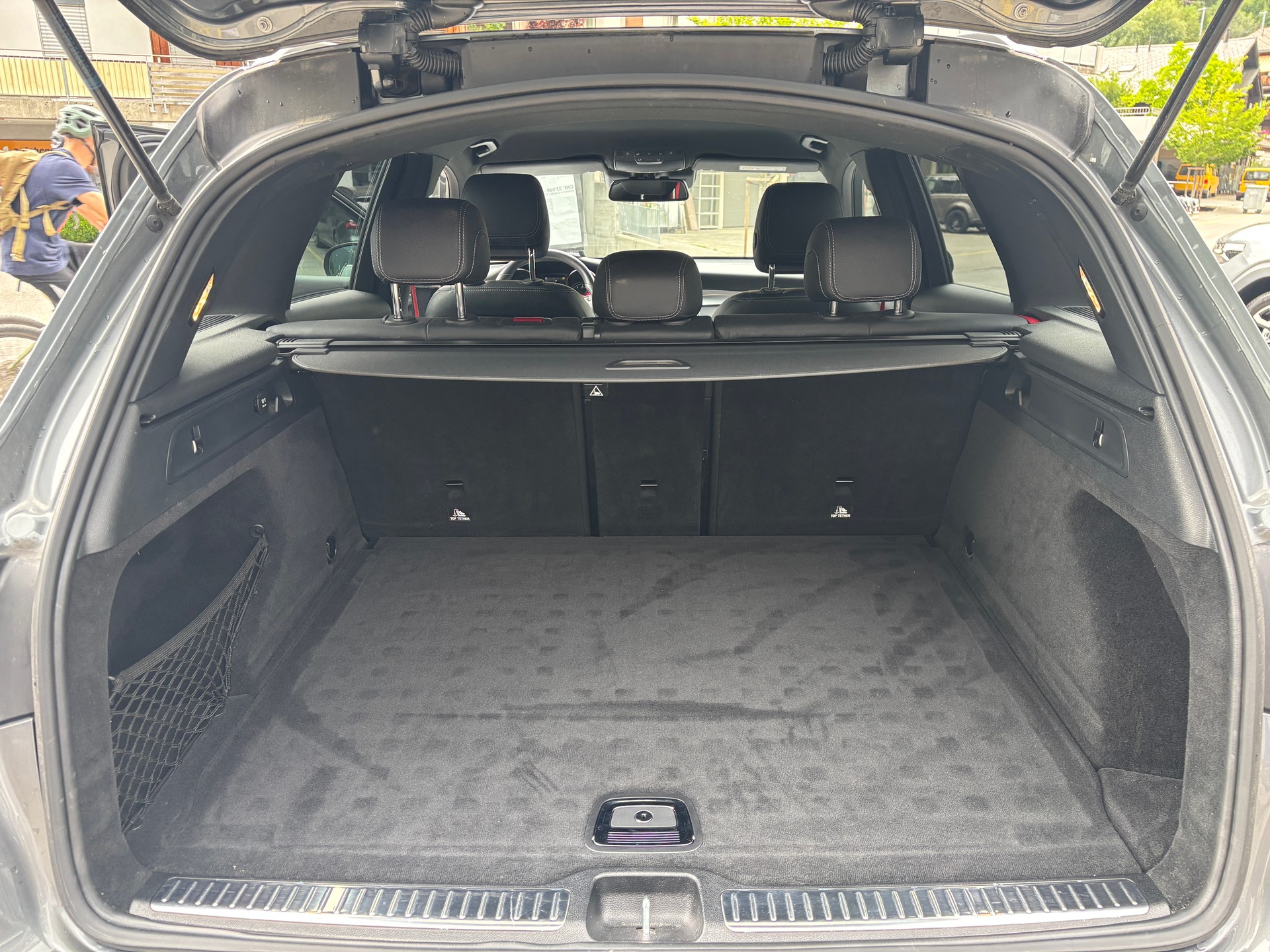 MERCEDES-BENZ GLC 300 Runout Edition 4M-image-13