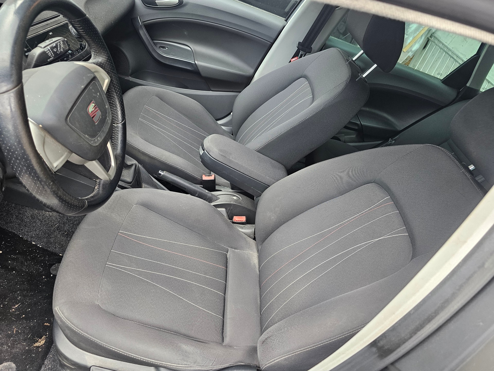 SEAT Ibiza ST 1.2 TSI Sport-image-5