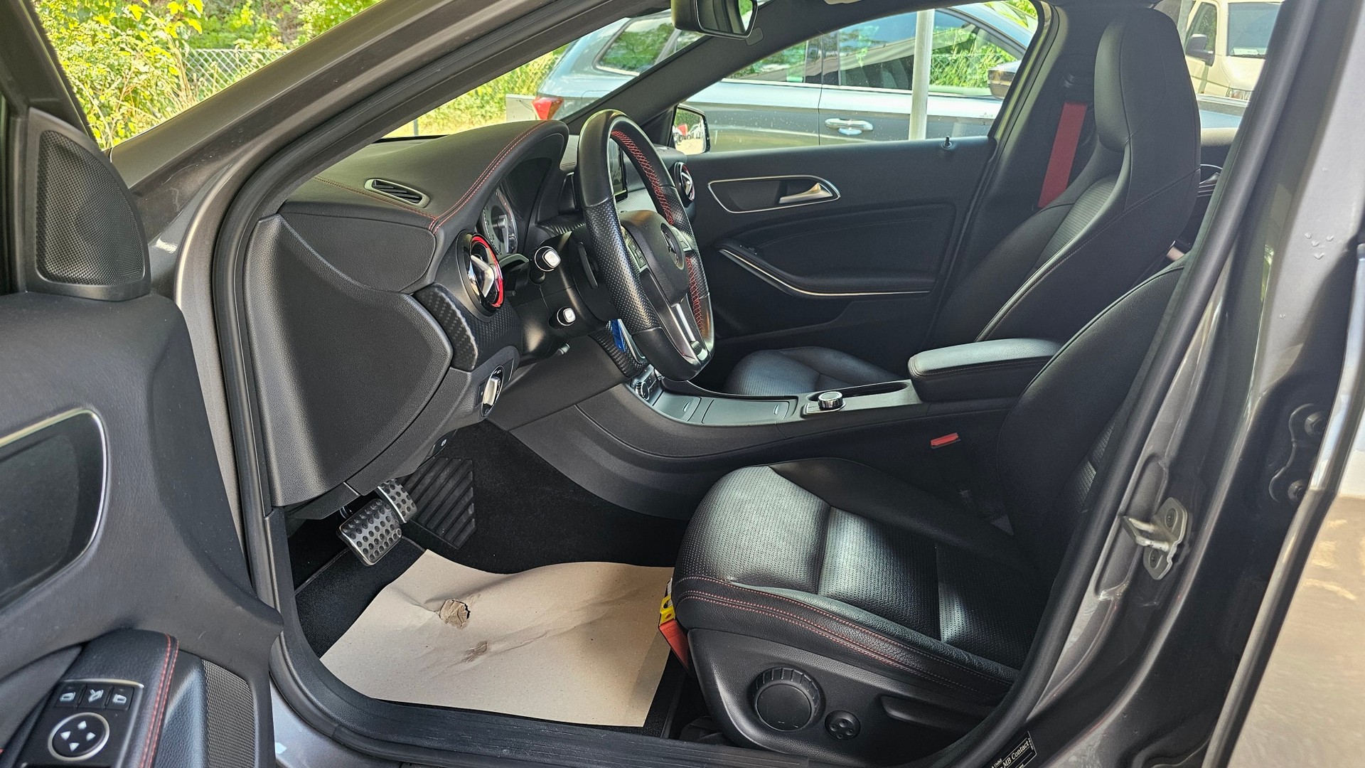 MERCEDES-BENZ A 250 Sport 7G-DCT-image-19