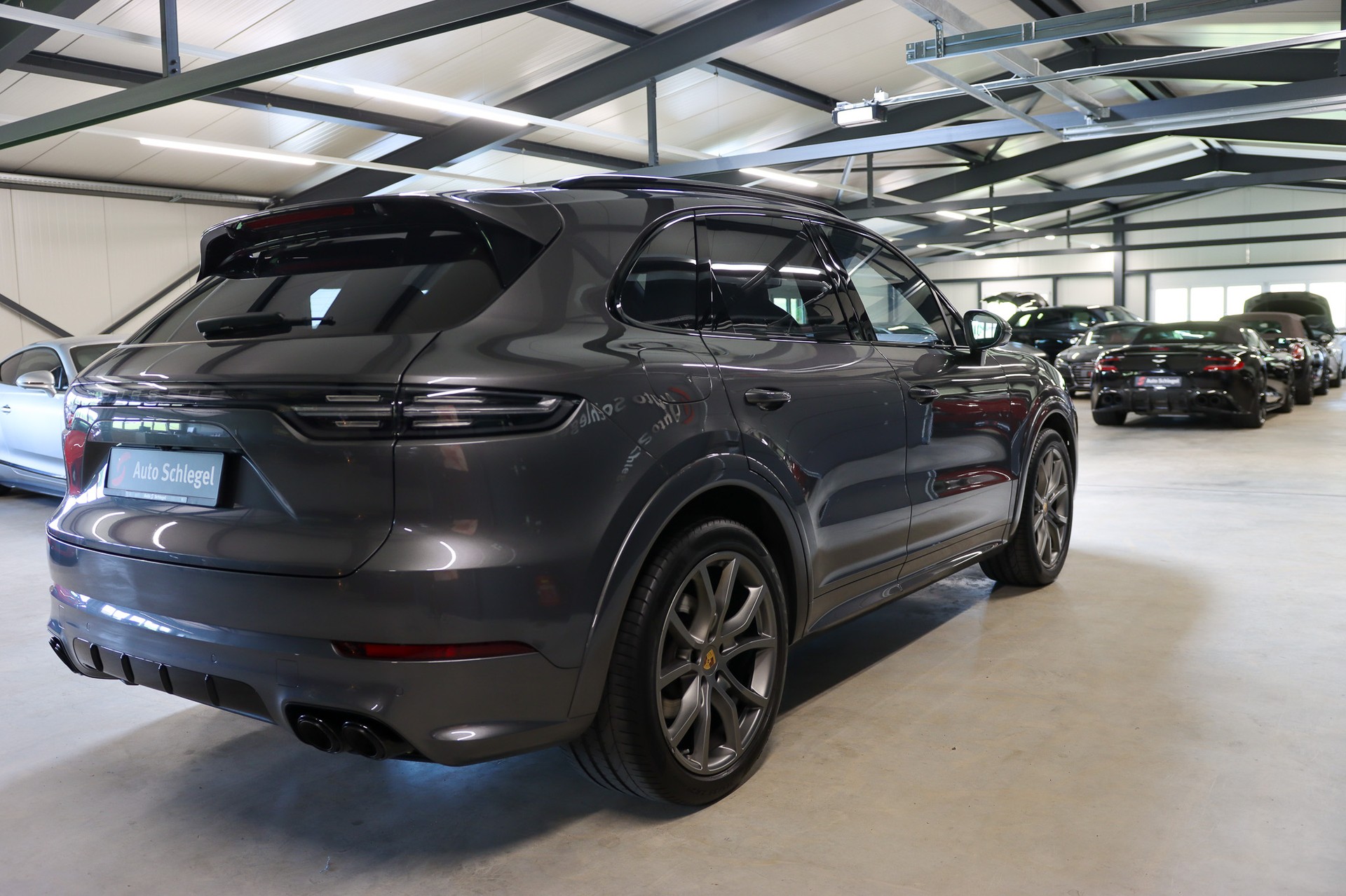 PORSCHE Cayenne-image-5