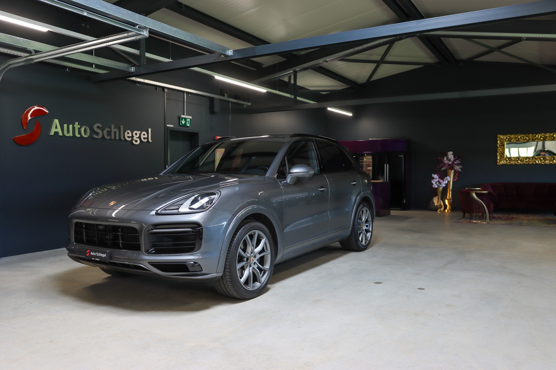 PORSCHE Cayenne-image-0
