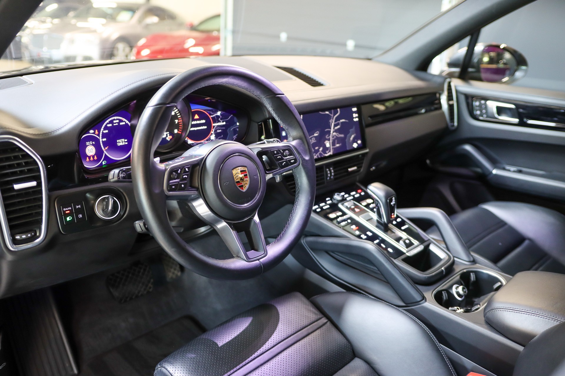 PORSCHE Cayenne-image-9