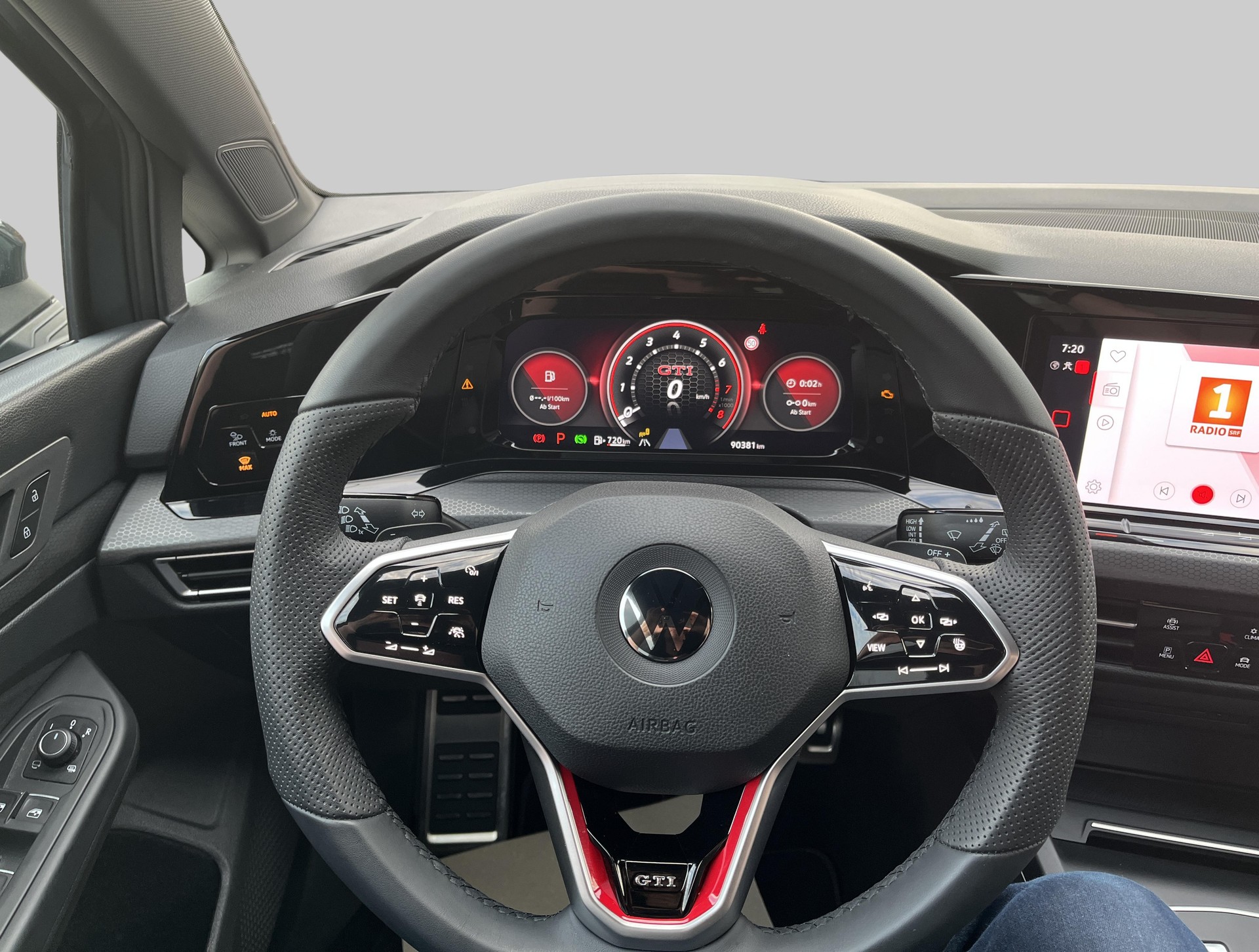 VW Golf 2.0 TSI GTI DSG-image-8