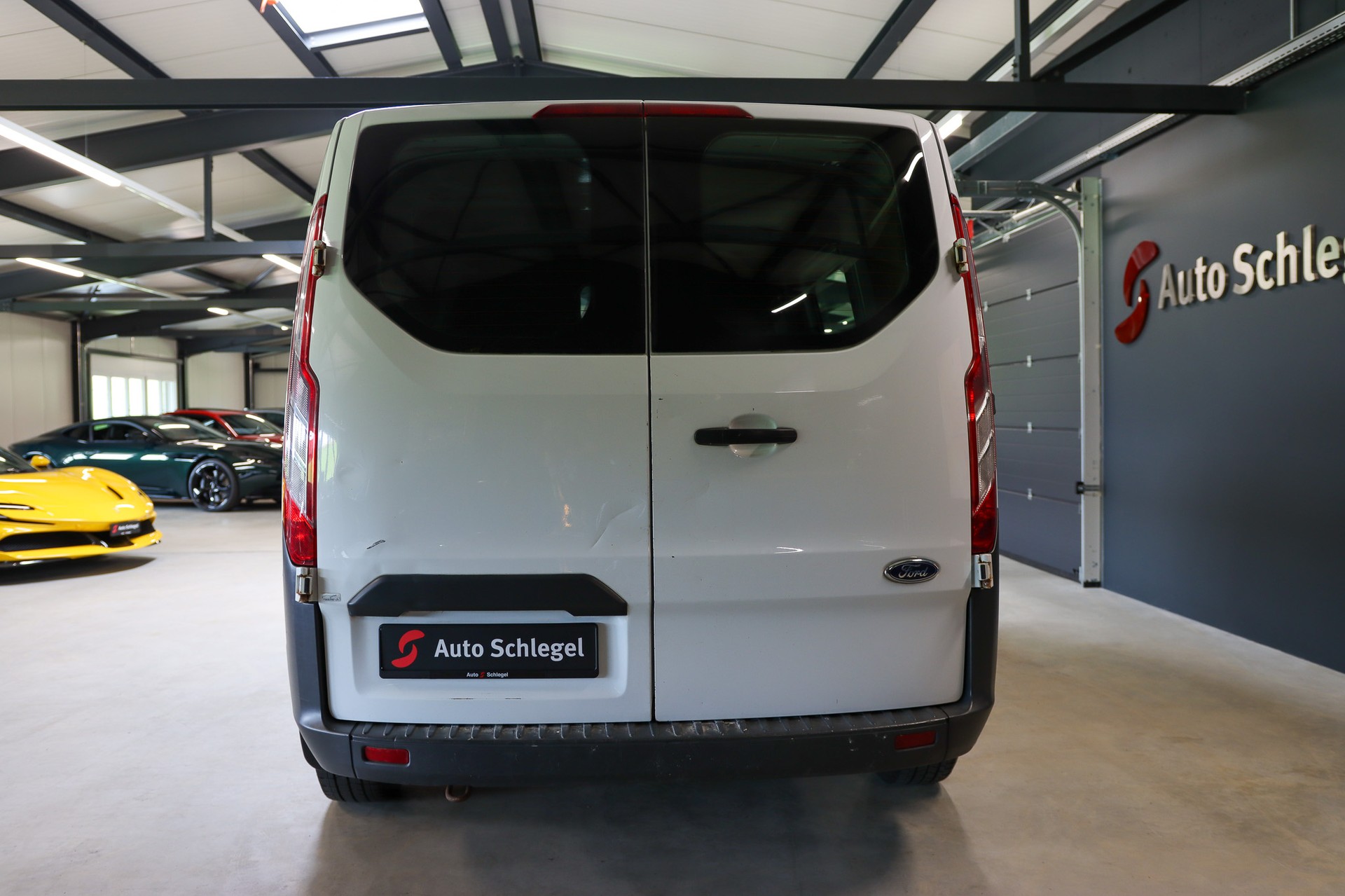 FORD Transit Custom Van 250 L1H1 Startup-image-4