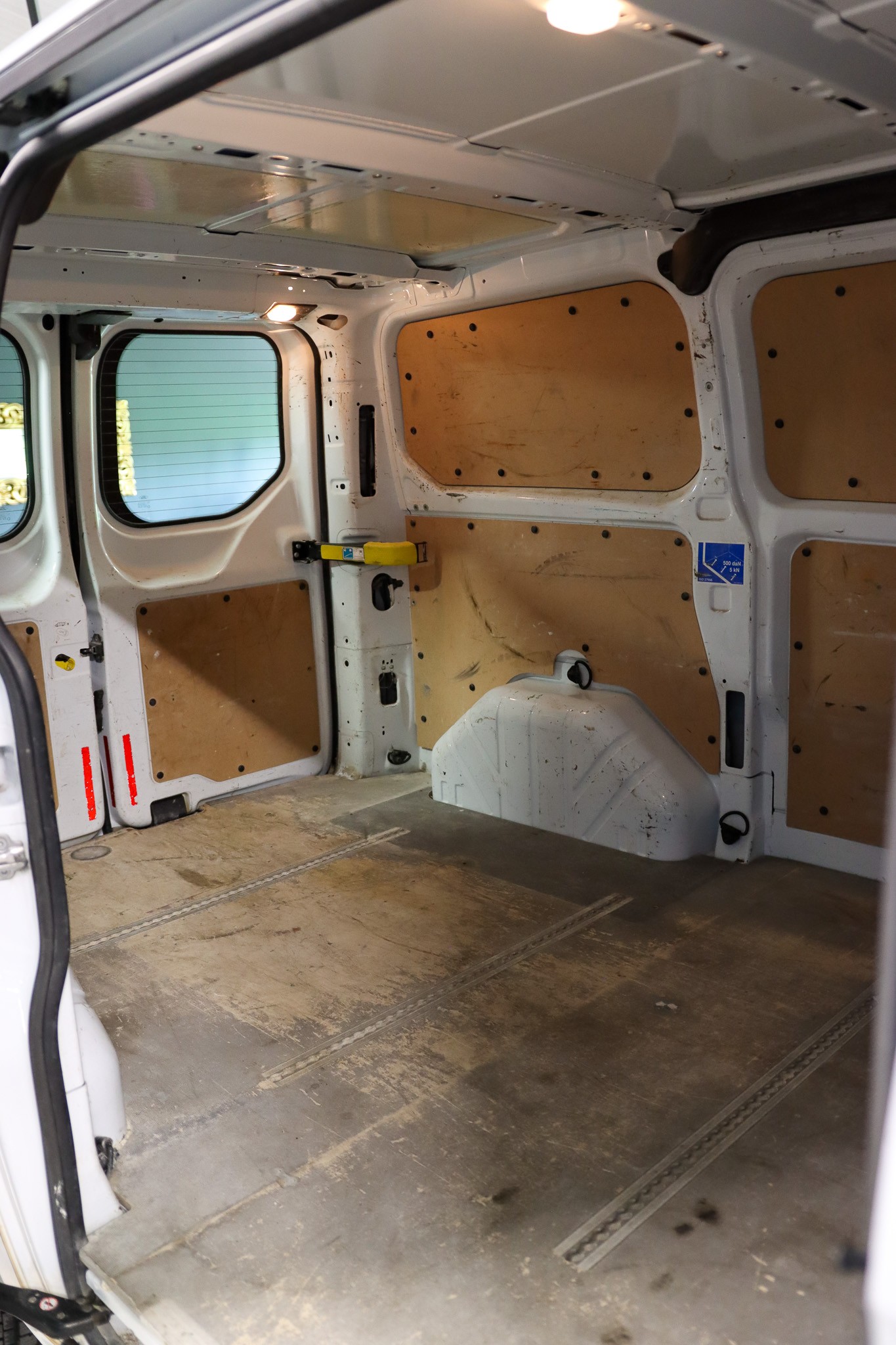 FORD Transit Custom Van 250 L1H1 Startup-image-12