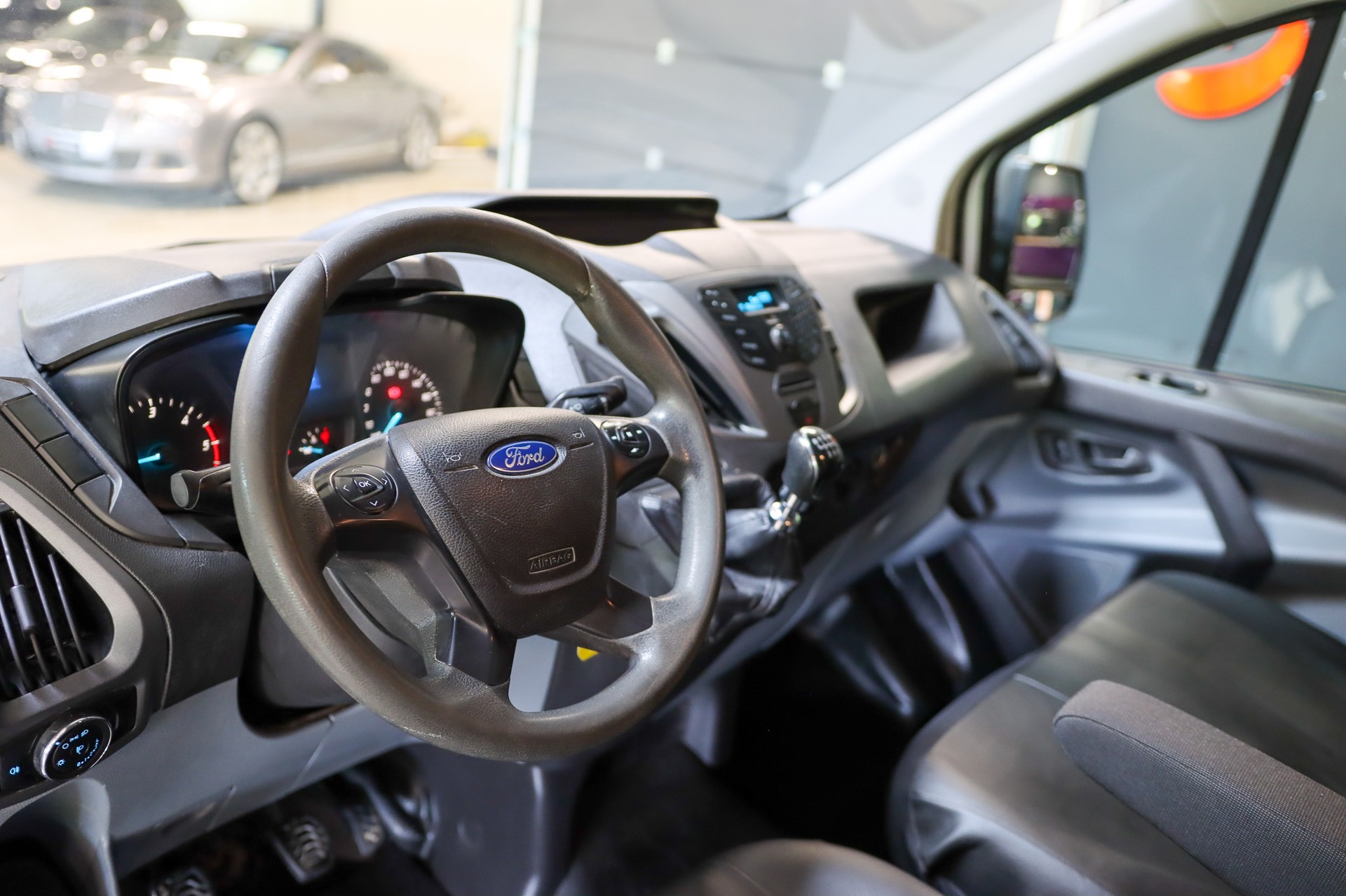 FORD Transit Custom Van 250 L1H1 Startup-image-9