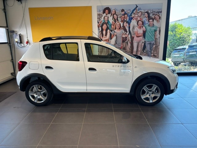 DACIA Sandero Tce 90 Stepway Automatic-image-1