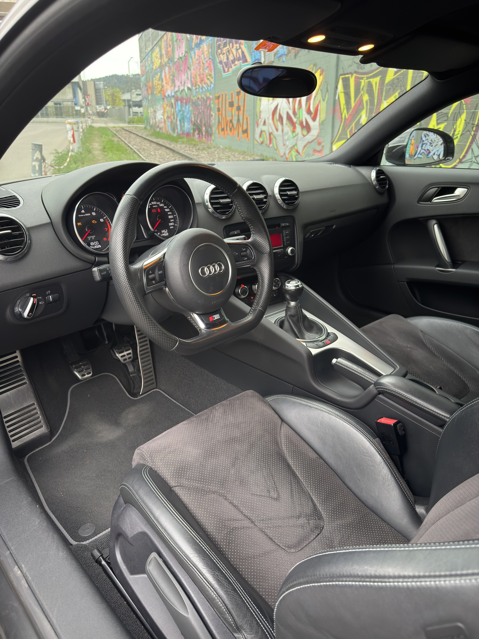 AUDI 2.0 TFSI 211 S-line-image-4