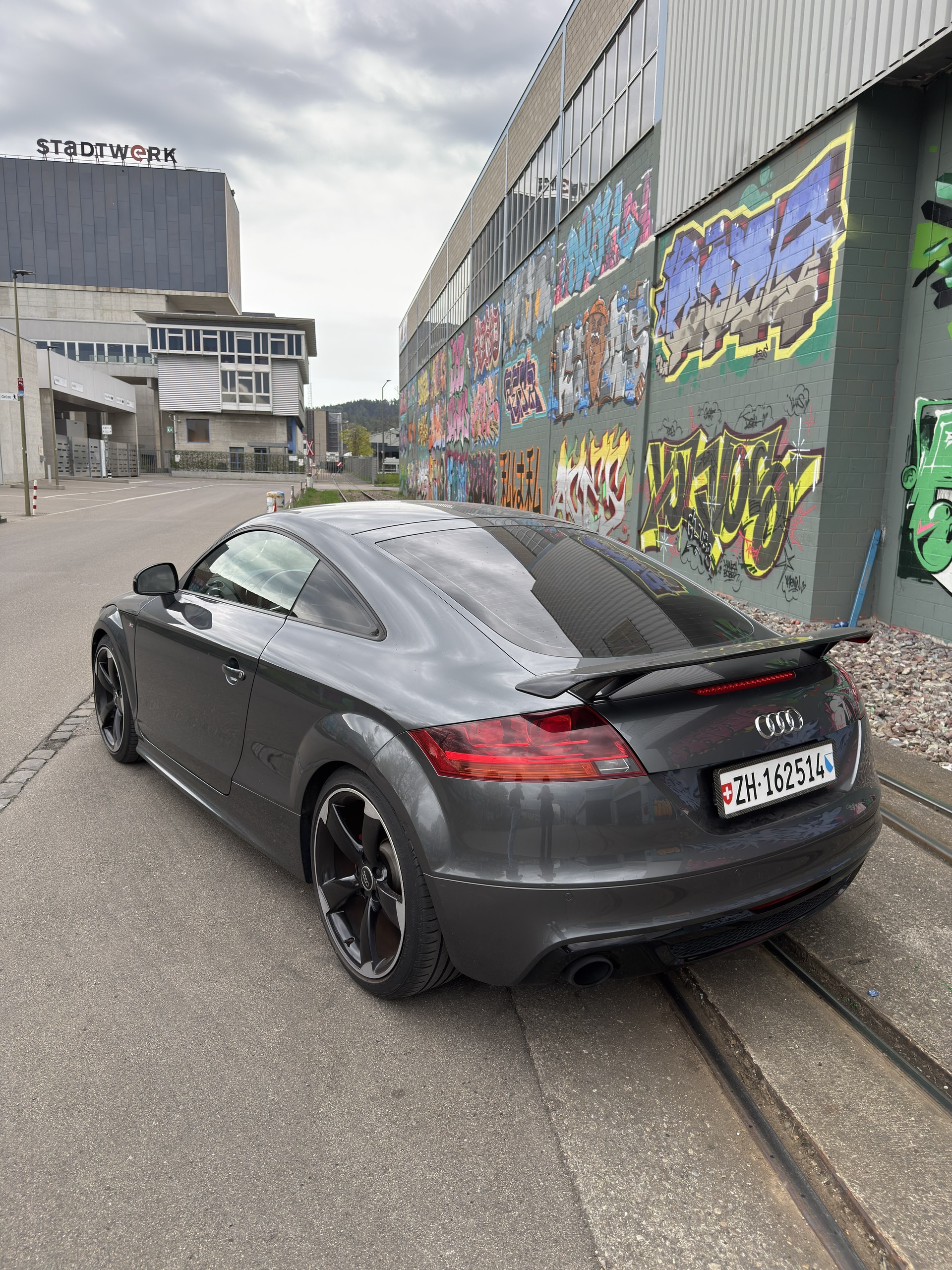 AUDI 2.0 TFSI 211 S-line-image-2