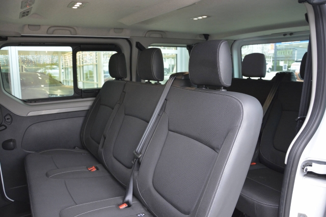 RENAULT Trafic Pass 2.0 dCi Blue 170 Automat *9 Plätzer*-image-9