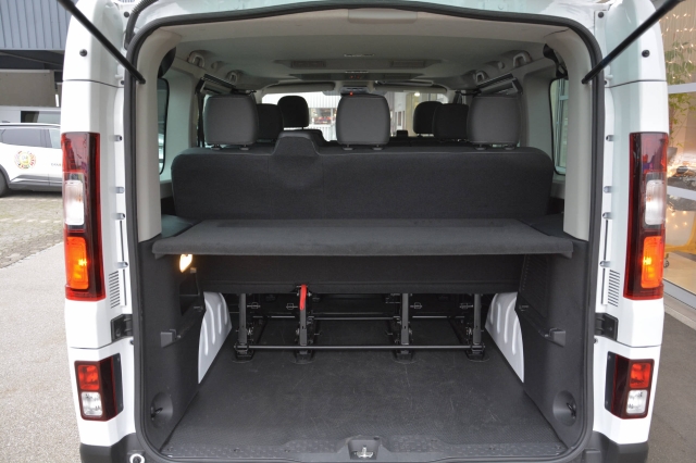 RENAULT Trafic Pass 2.0 dCi Blue 170 Automat *9 Plätzer*-image-5