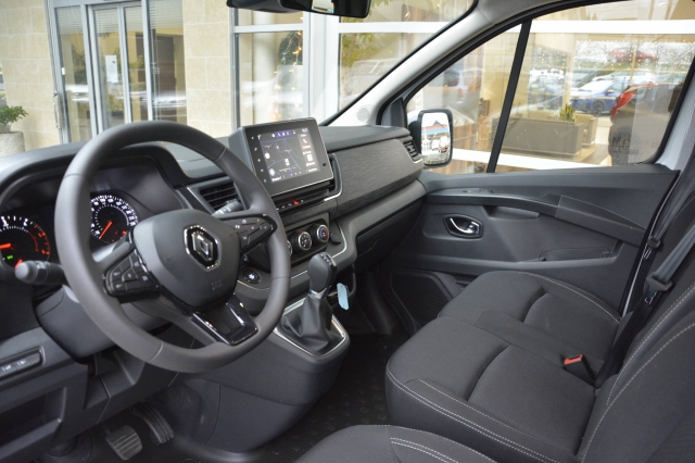 RENAULT Trafic Pass 2.0 dCi Blue 170 Automat *9 Plätzer*-image-6