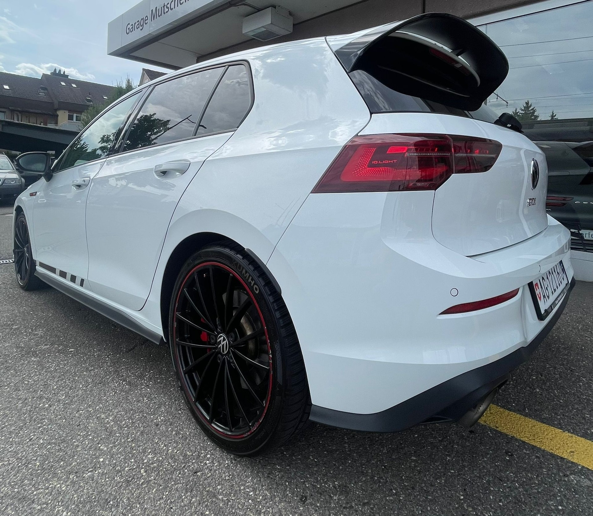 VW Golf 2.0 TSI GTI Clubsport 45 DSG Akrapovic/Leder/Panorama-image-5