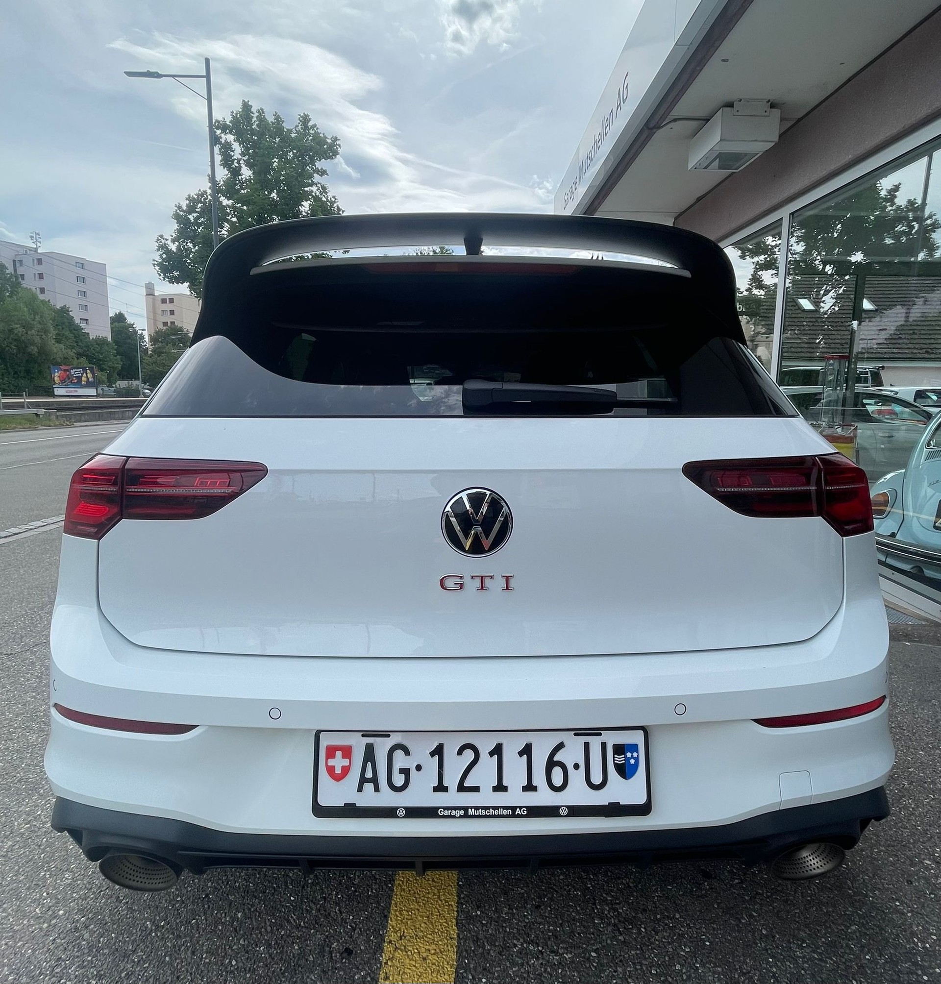 VW Golf 2.0 TSI GTI Clubsport 45 DSG Akrapovic/Leder/Panorama-image-2