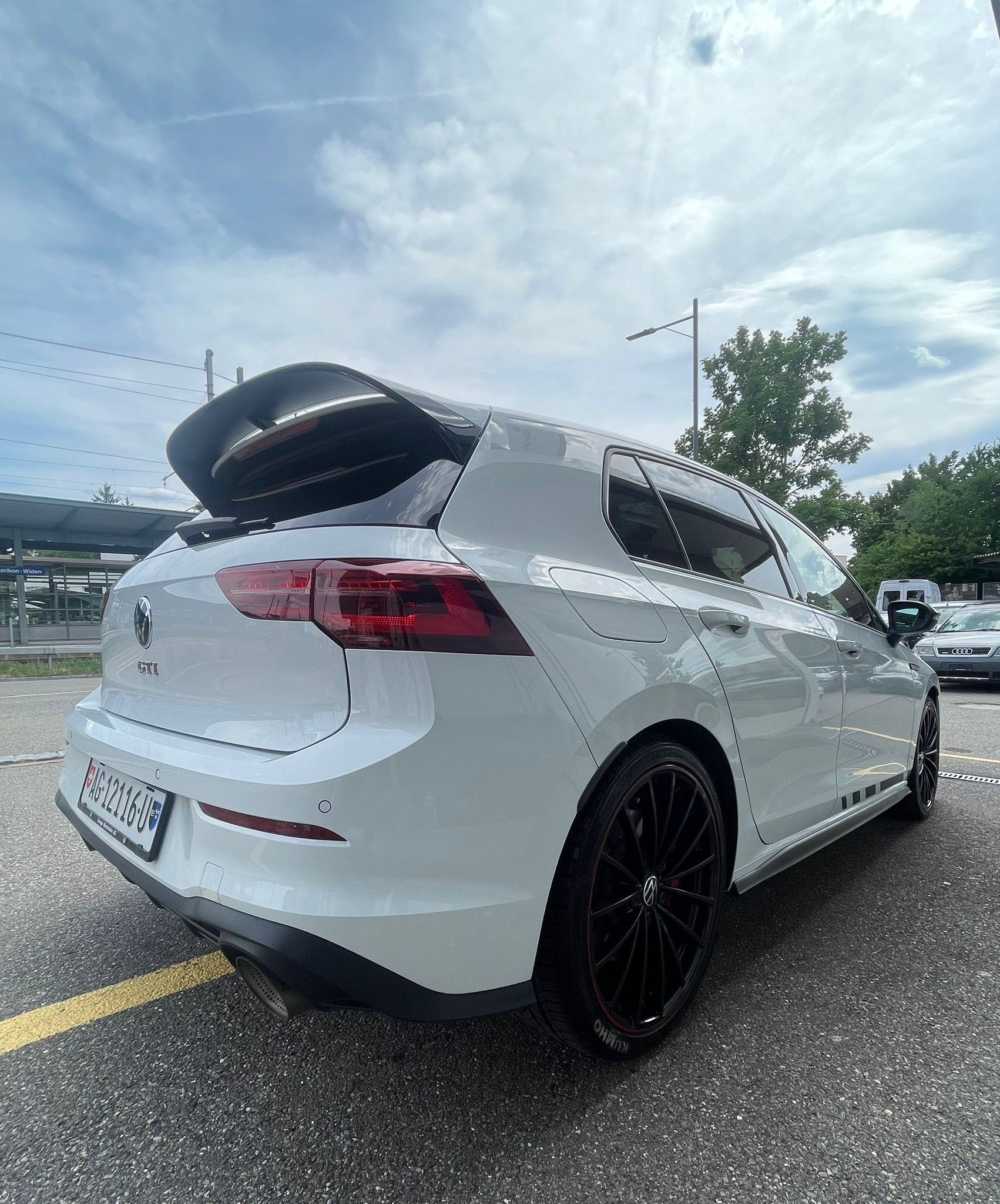 VW Golf 2.0 TSI GTI Clubsport 45 DSG Akrapovic/Leder/Panorama-image-4