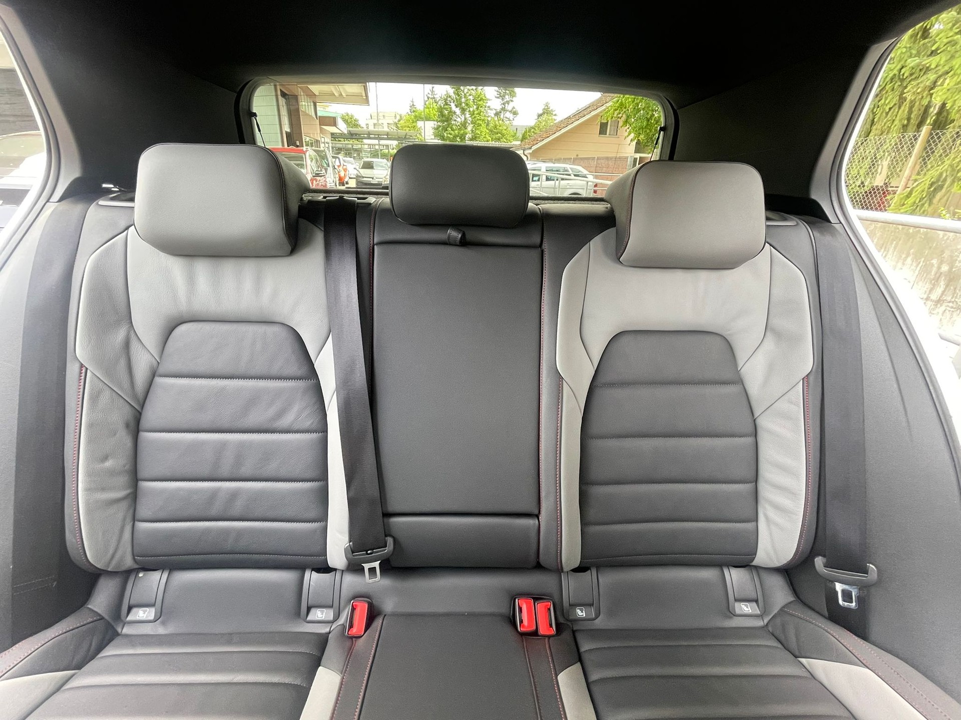 VW Golf 2.0 TSI GTI Clubsport 45 DSG Akrapovic/Leder/Panorama-image-15