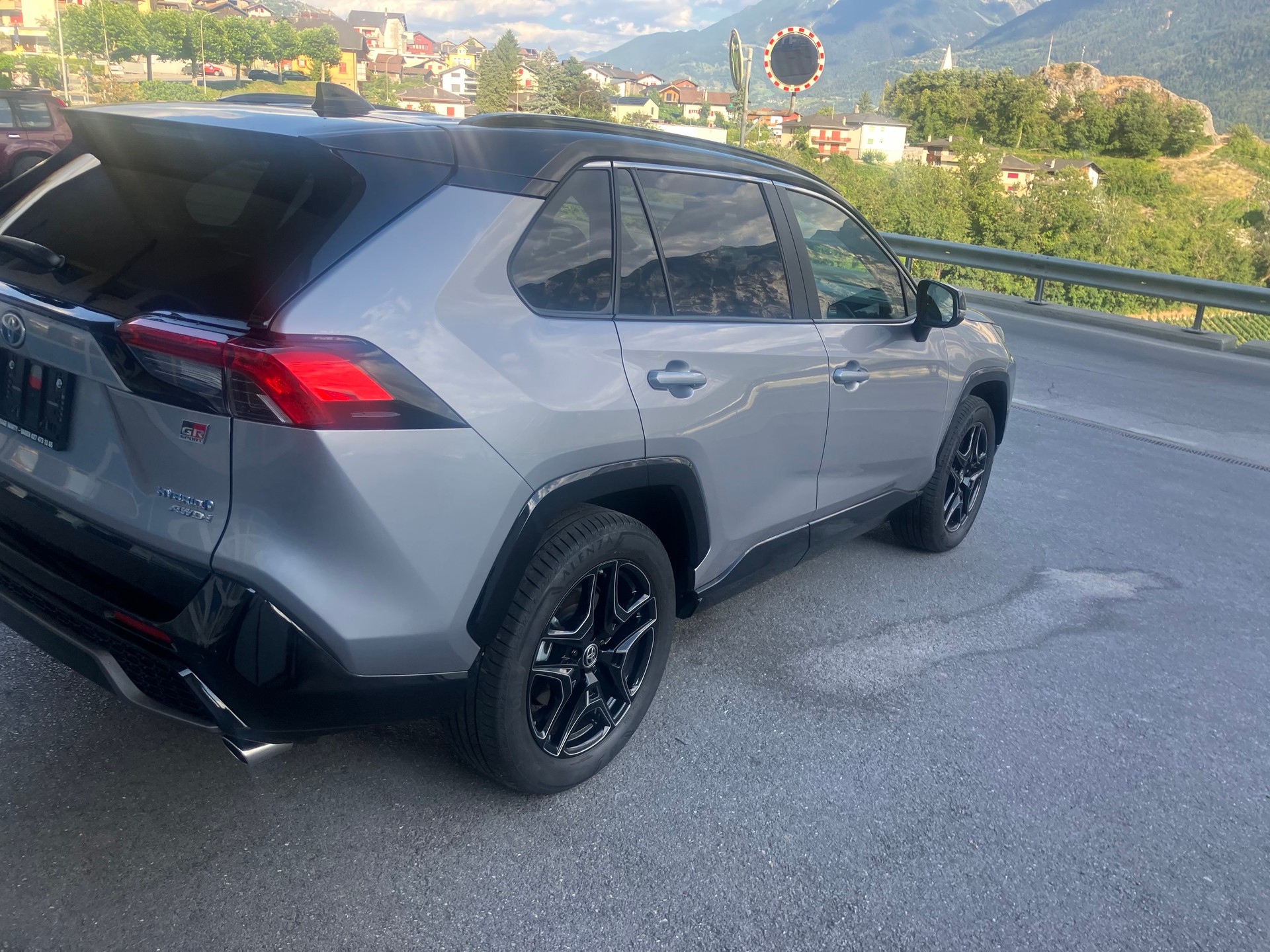 TOYOTA RAV-4 2.5 HSD GR Sport e-CVT 4WD-image-2