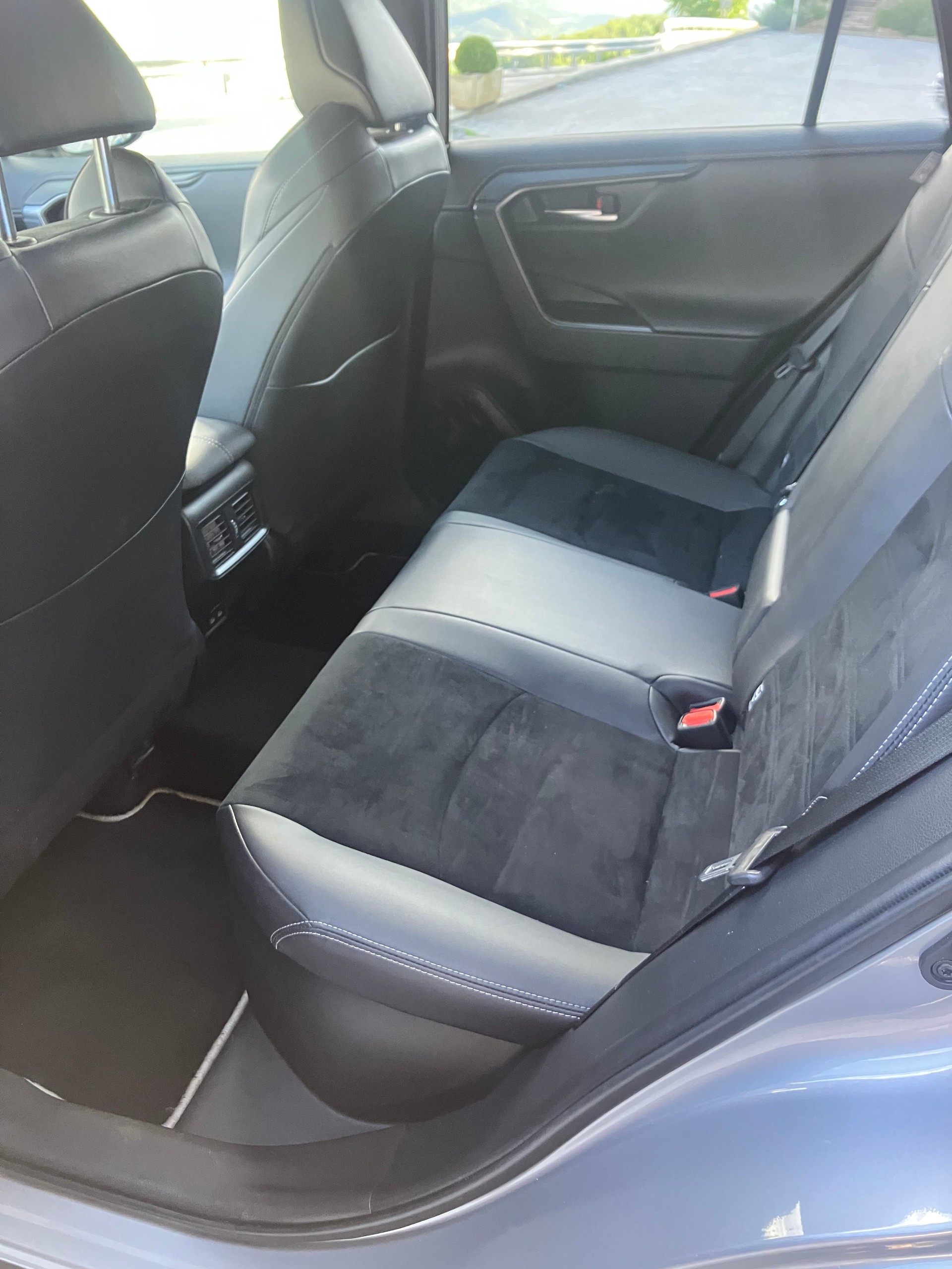 TOYOTA RAV-4 2.5 HSD GR Sport e-CVT 4WD-image-4