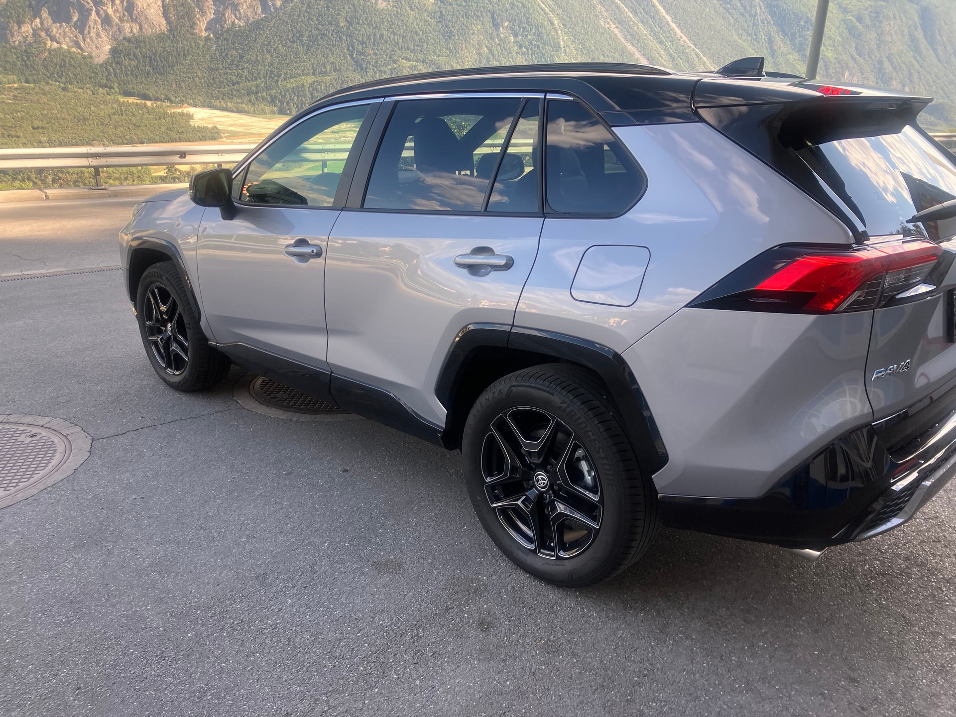TOYOTA RAV-4 2.5 HSD GR Sport e-CVT 4WD-image-1