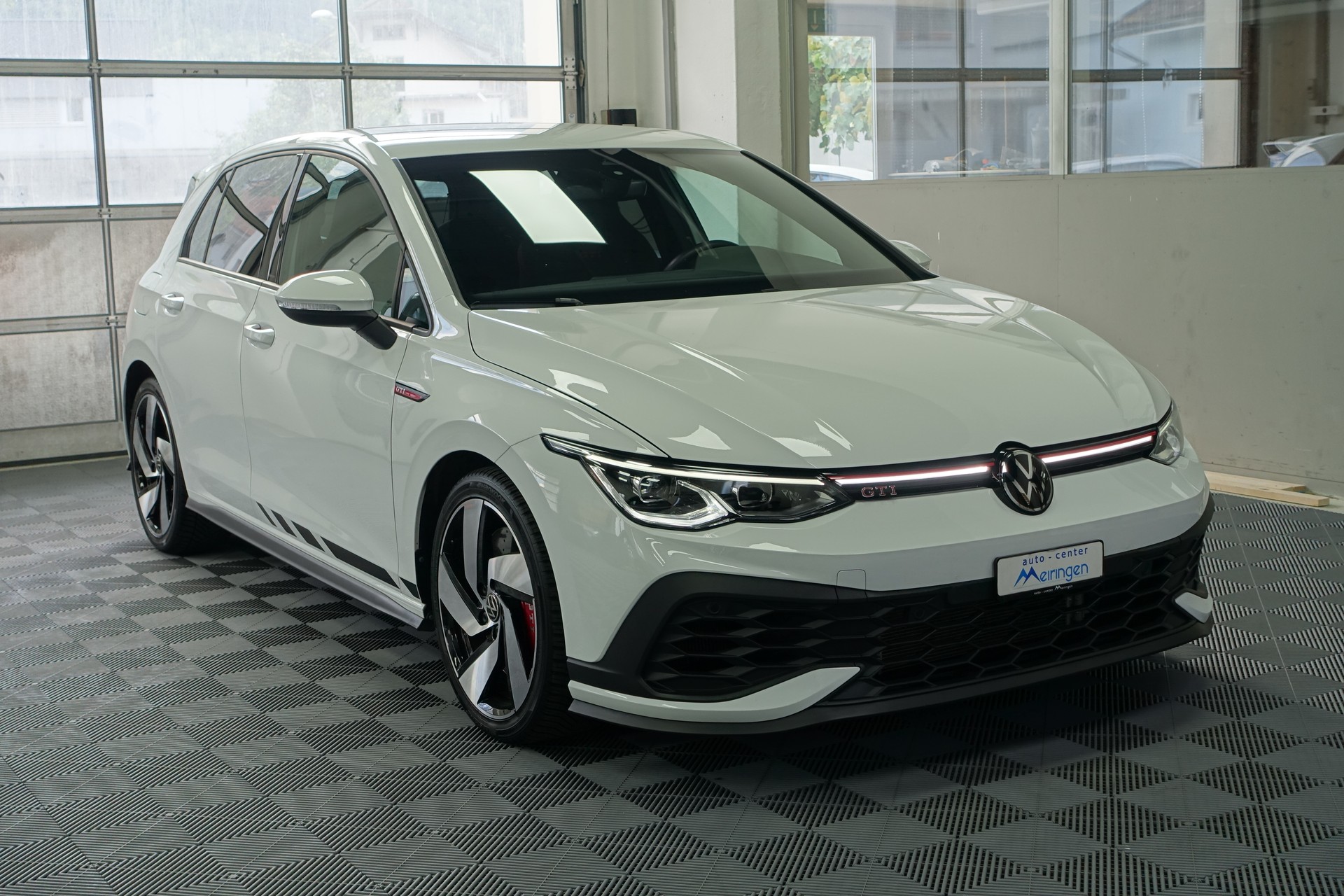 VW Golf 2.0 TSI GTI Clubsport DSG-image-1