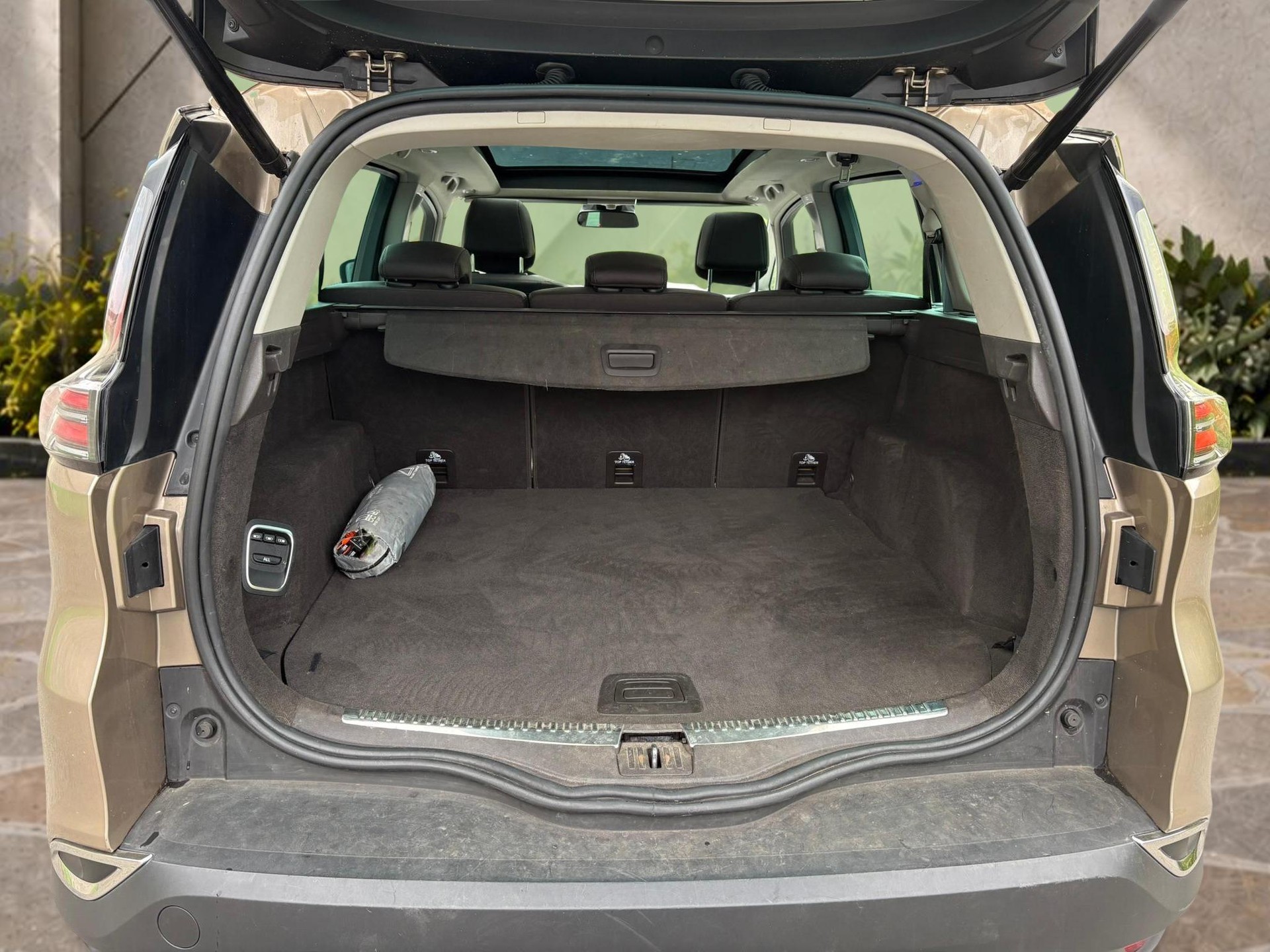 RENAULT Espace 1.6 dCi 160 90th Anniv. EDC-image-11