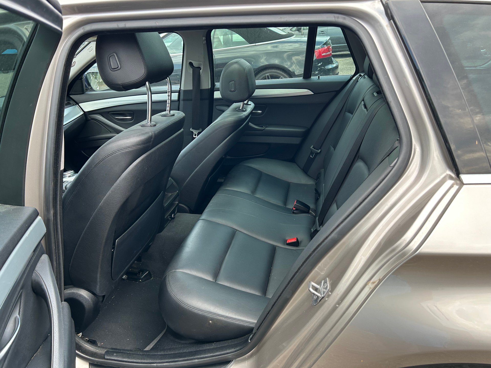 BMW 520d Touring Steptronic-image-7