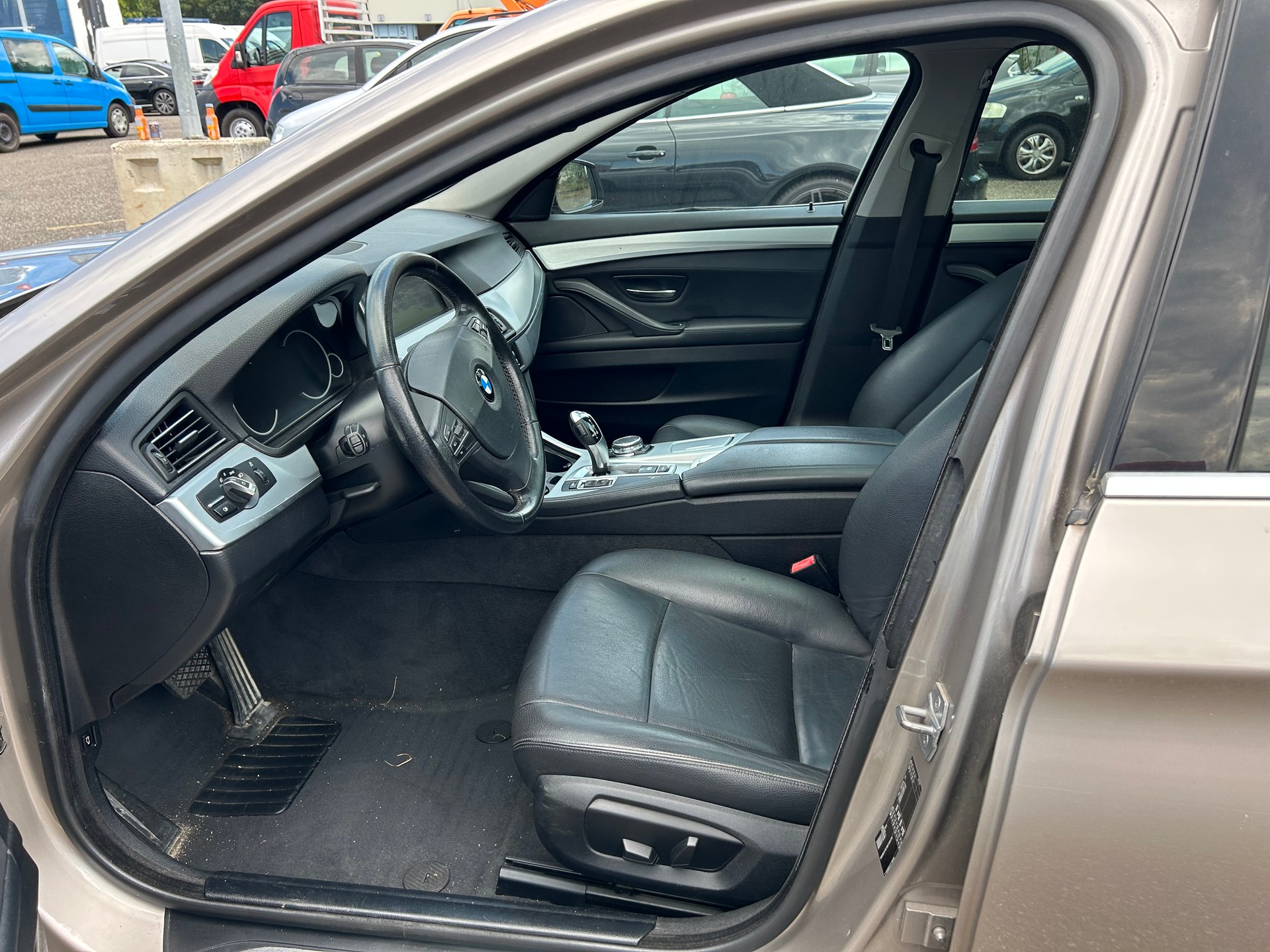 BMW 520d Touring Steptronic-image-6