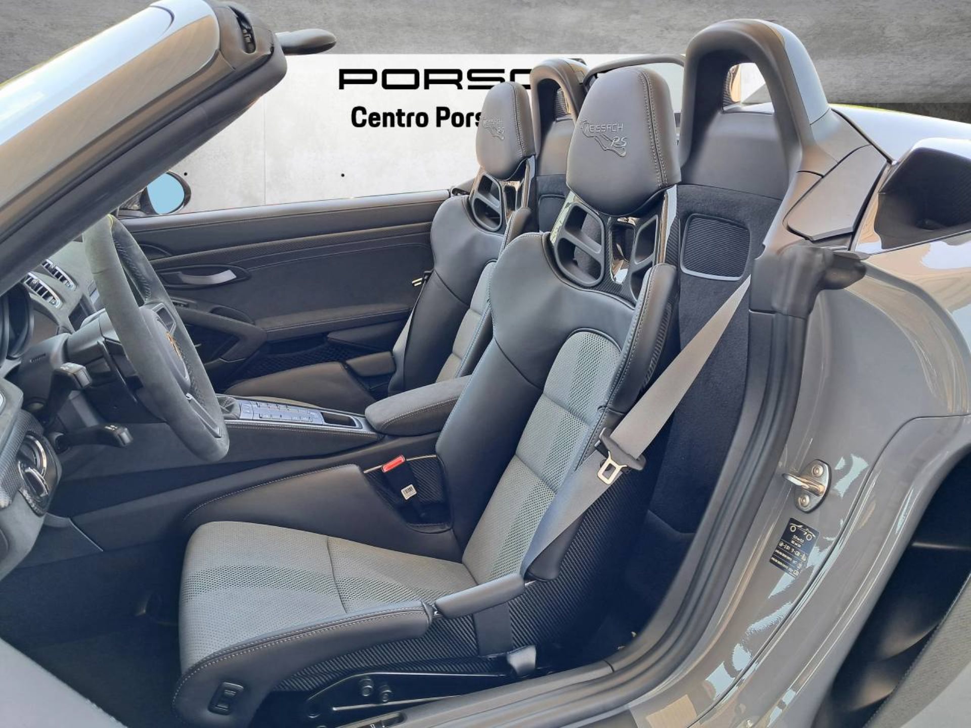 PORSCHE 718 Spyder RS-image-4